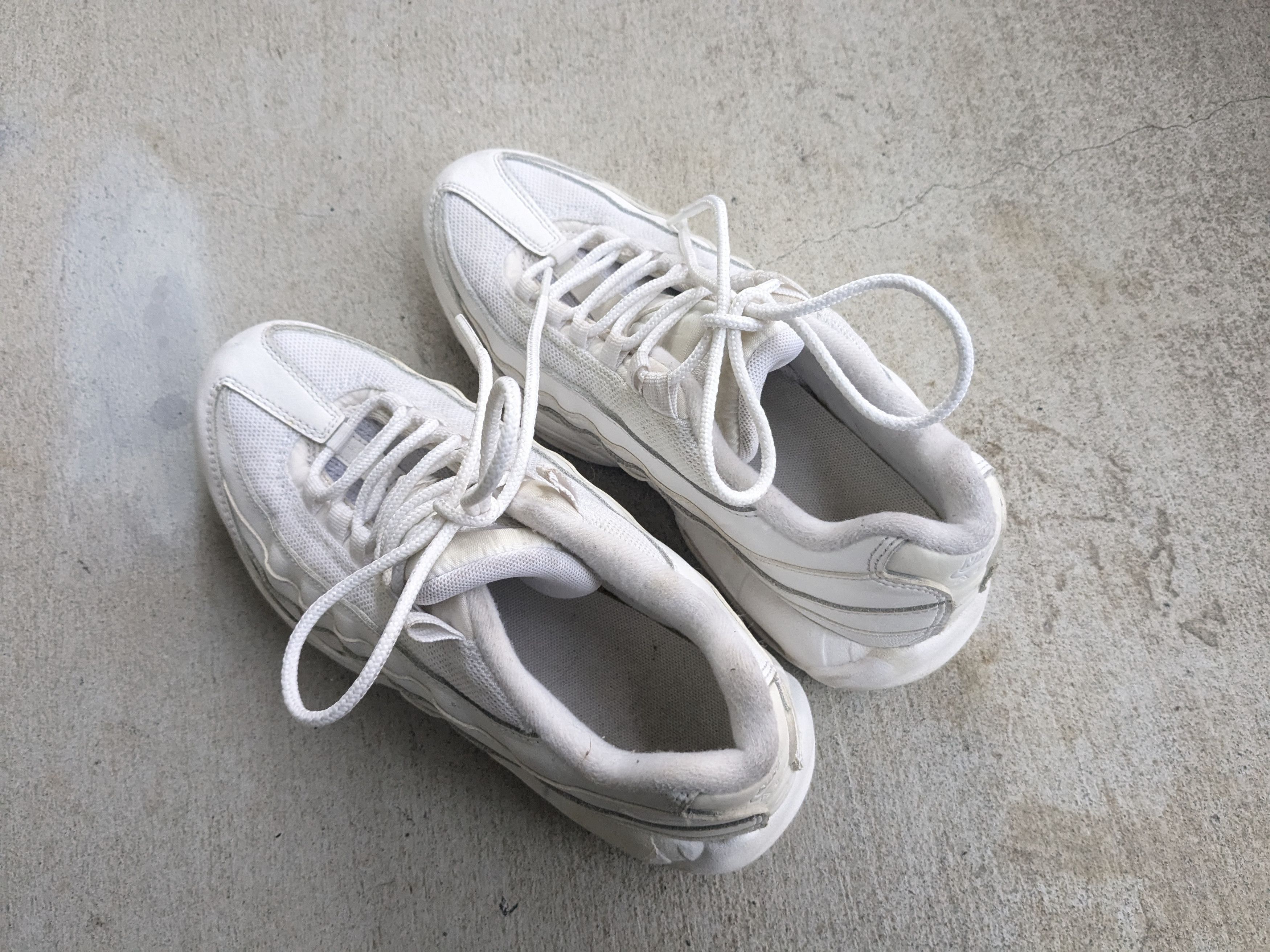 Nike Nike Air Max 95 Recraft GS ‘Triple White’ 7Y CJ3906-100 Size US 7 / EU 40 - 10 Thumbnail