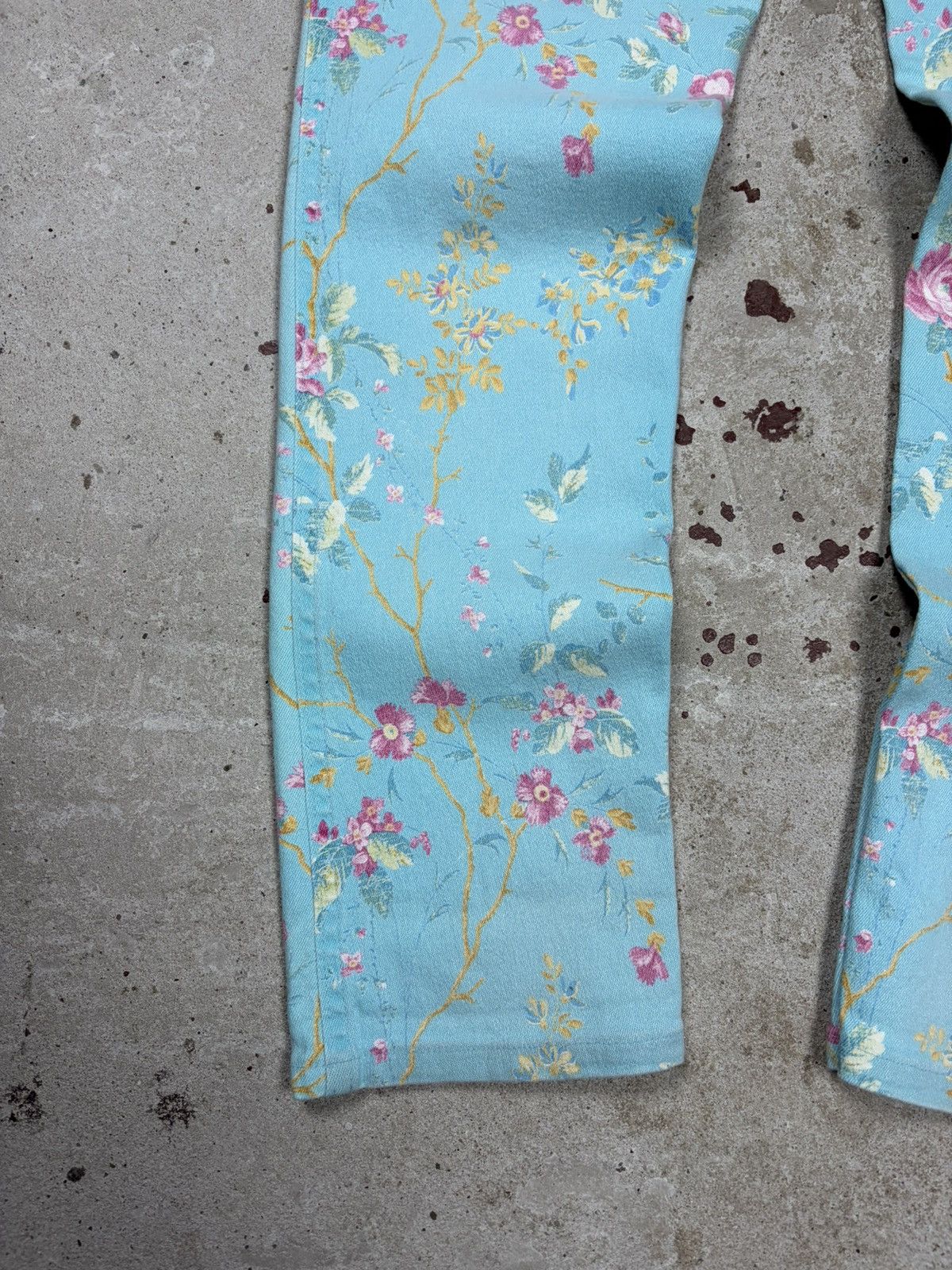 Roberto Cavalli Vintage 90s Roberto Cavalli Jeans Floral Print Flowers psych Size 26" / US 2 / IT 38 - 17 Thumbnail