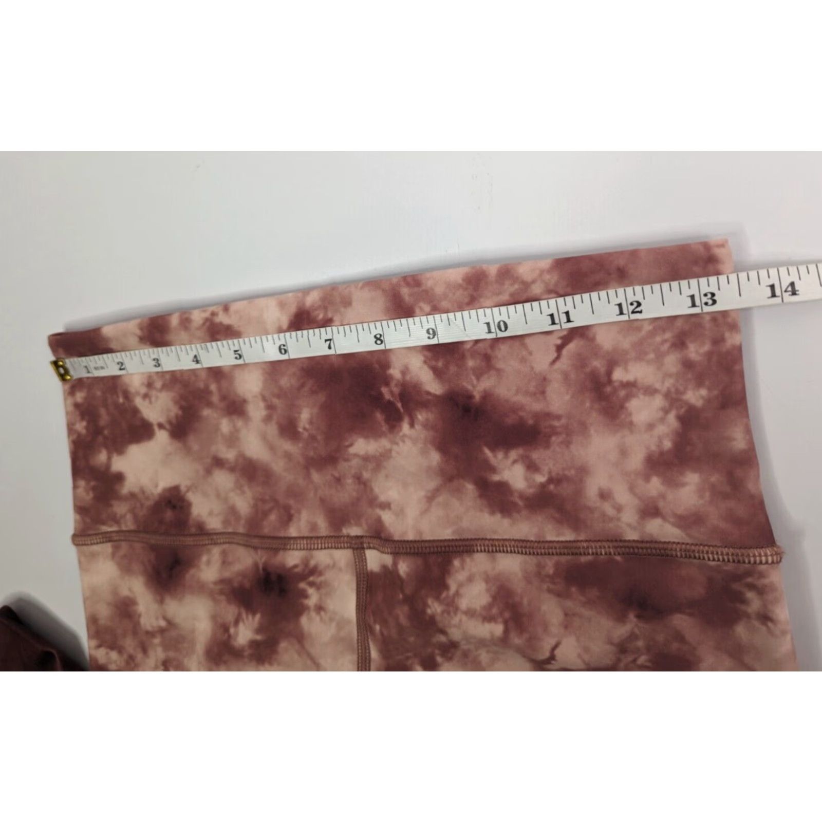 Athleta VINTAGE Athleta Elation Printed 7/8 Tight Leggings Pink Maroon Dye Women's Small 657553 Size 28" / US 6 / IT 42 - 6 Thumbnail