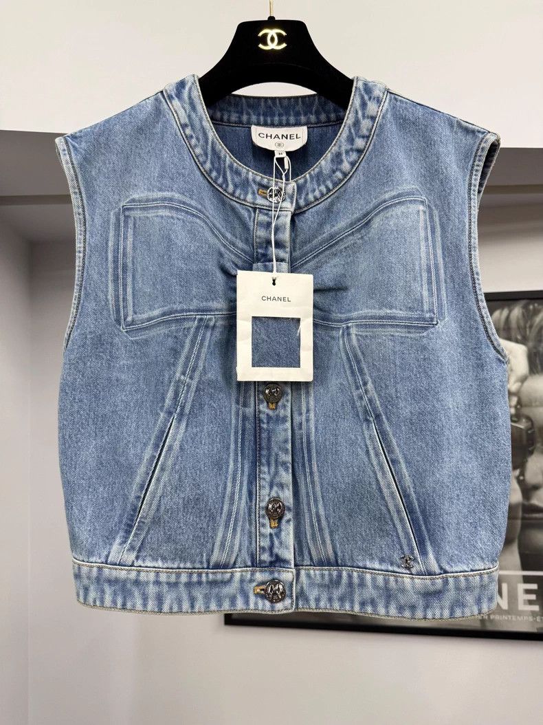 Chanel 25K bow denim vest