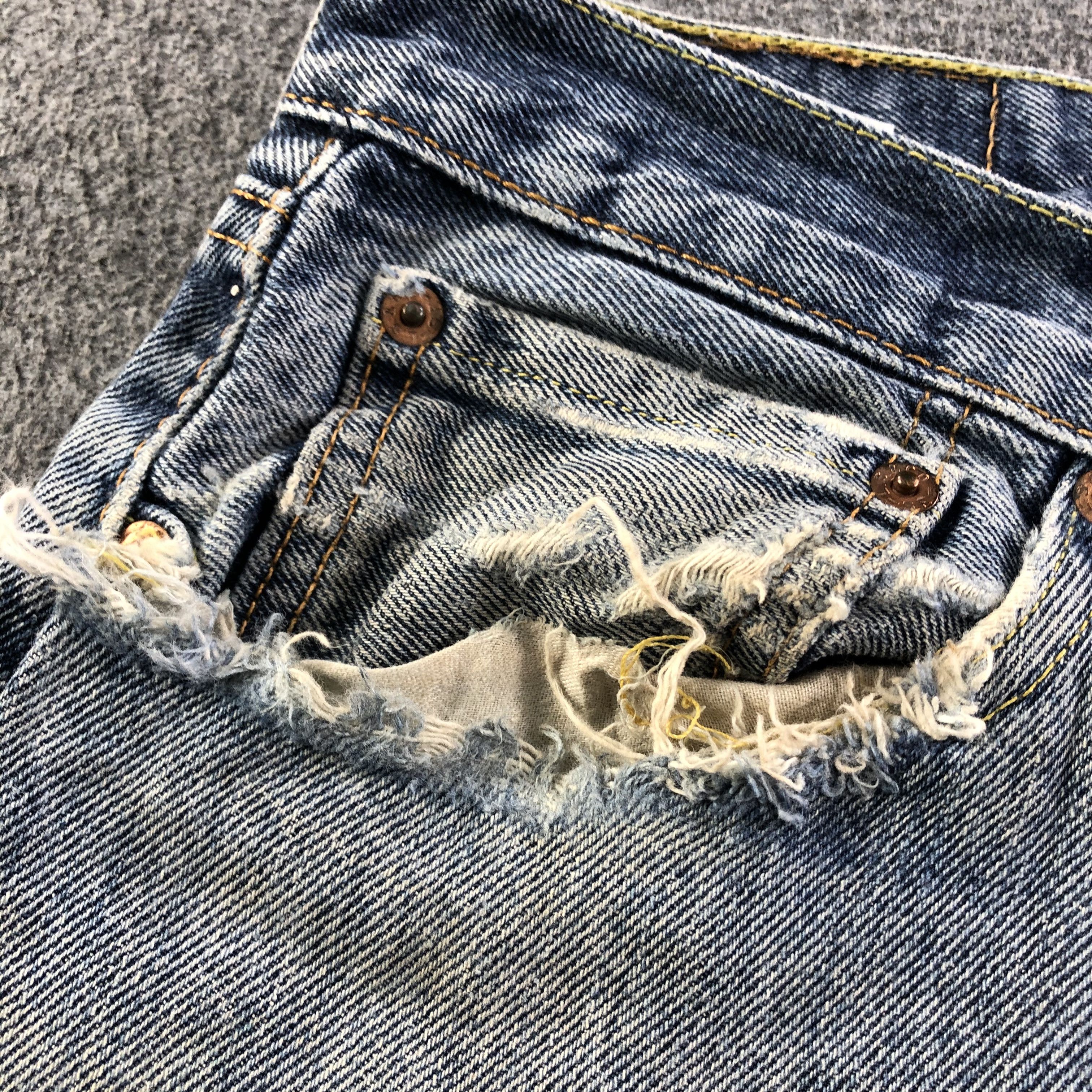 Levi's Vintage Levis 505 Jeans-J3374 Size US 35 - 8 Thumbnail