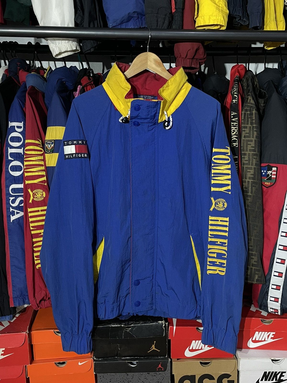 Tommy Hilfiger × Vintage Jacket Tommy Hilfiger Spell Out 90’s Vintage Size US XL / EU 56 / 4 - 1 Thumbnail