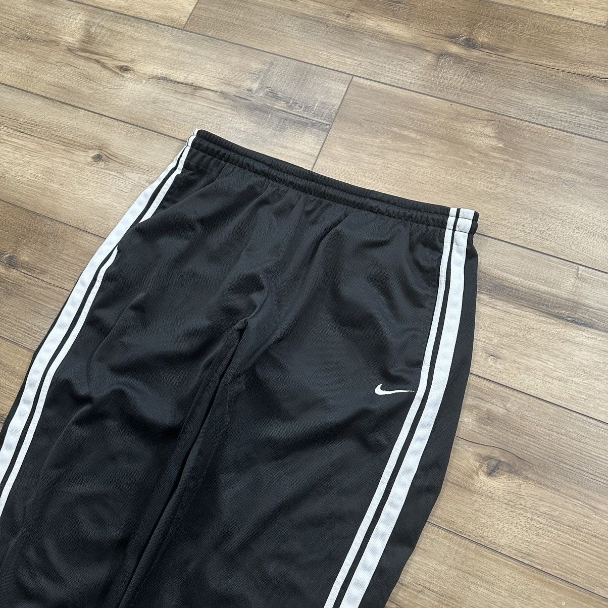 Nike Vintage 2000s Y2K Nike Black and White Wide Leg Track Pants Size US 33 - 4 Thumbnail