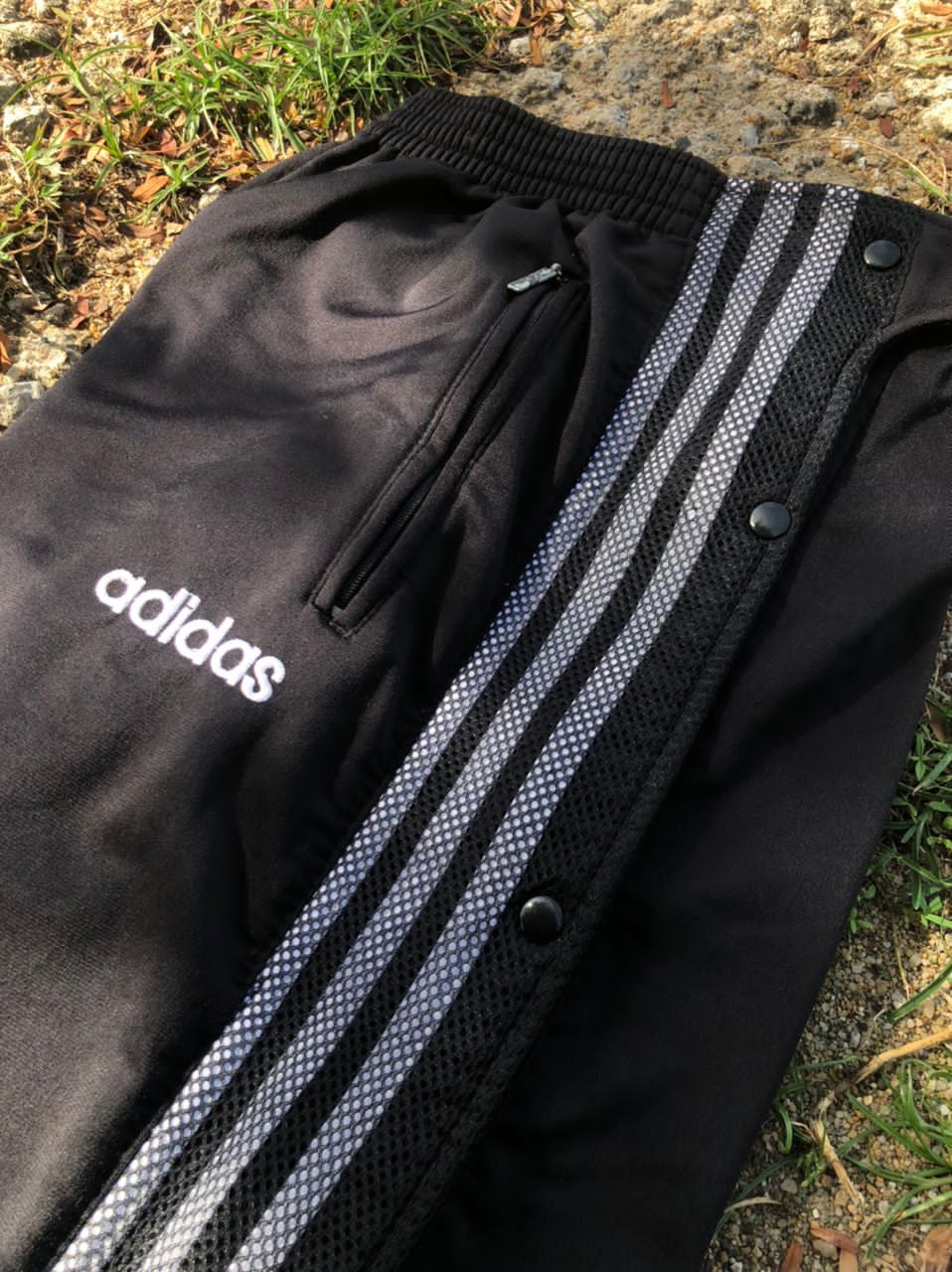 Adidas × Vintage Vintage Adidas 3 Stripes Side Button Pants Size US 32 / EU 48 - 2 Thumbnail