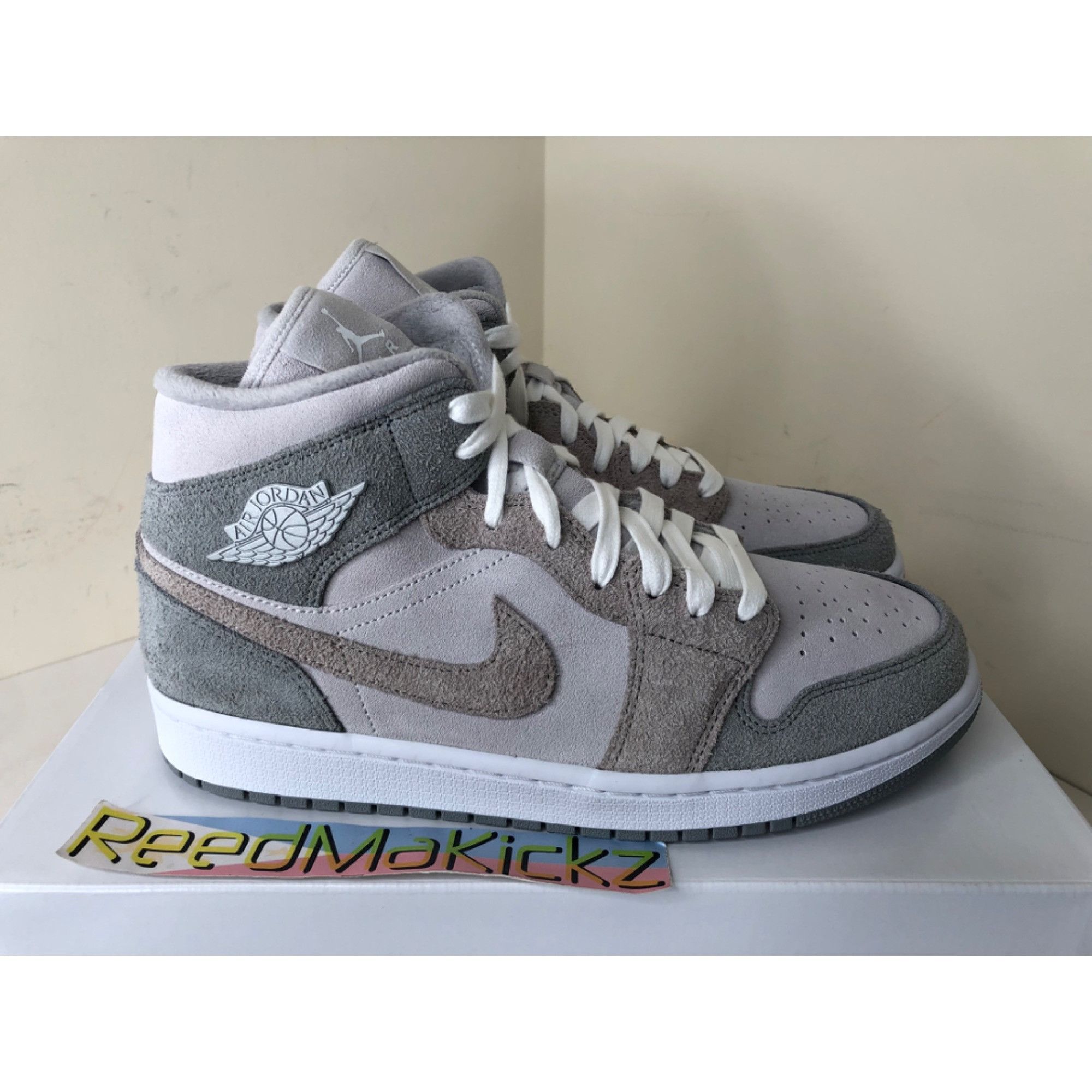 Jordan Brand Jordan 1 Mid SE Particle Grey womens 6us Size US 6 / IT 36 - 3 Thumbnail