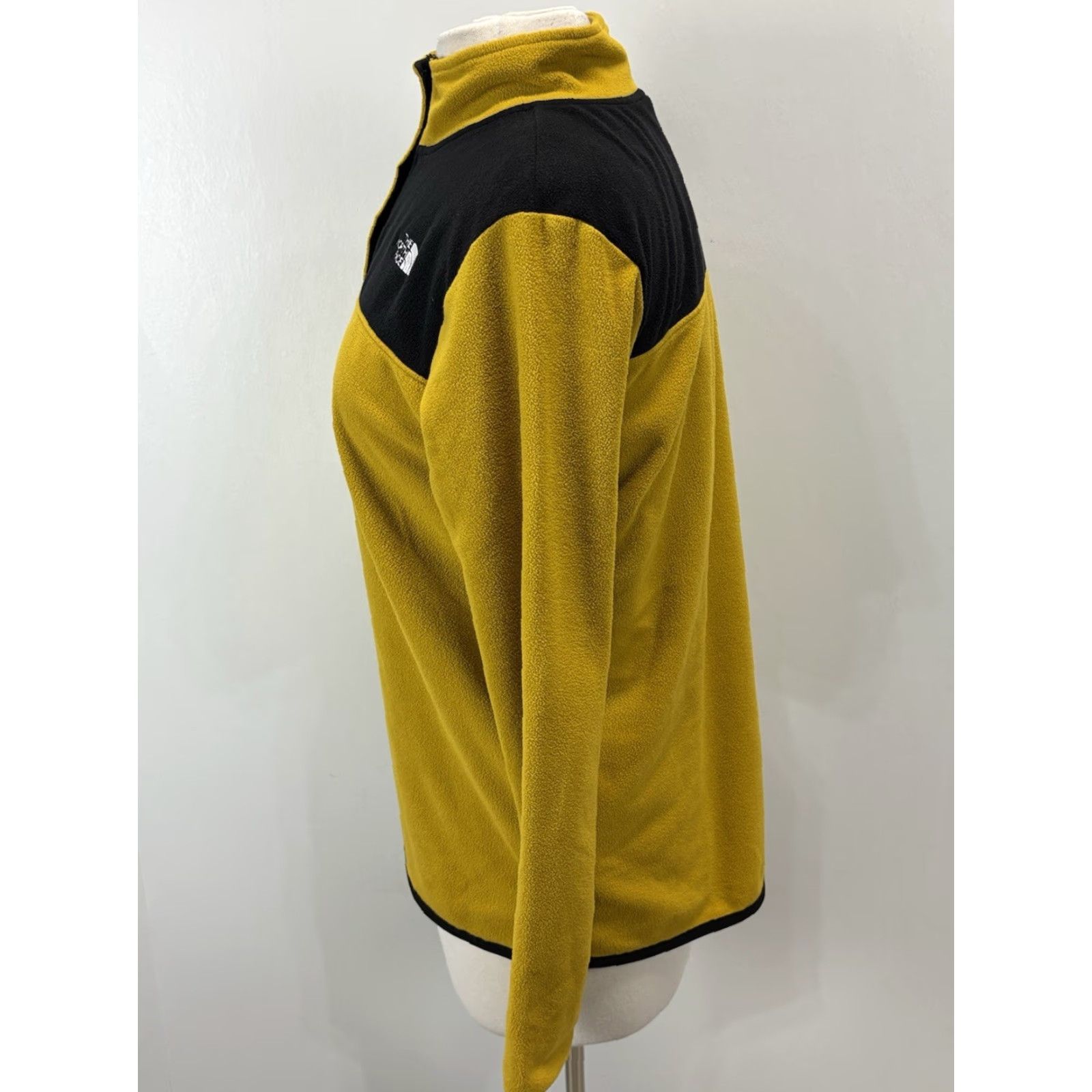 The North Face The North Face TKA Glacier Fleece Pullover Jacket Sz Medium Women’s 1/4 Snap Size M / US 6-8 / IT 42-44 - 2 Thumbnail