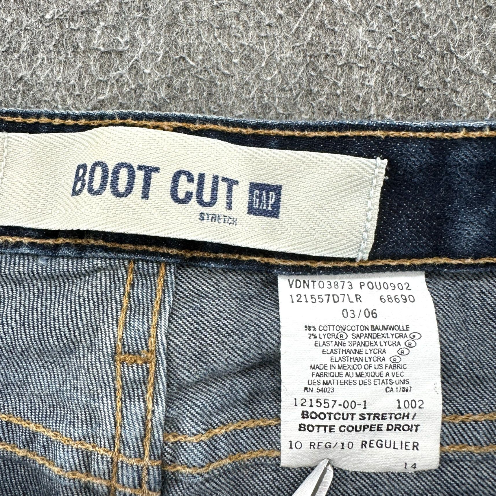 Gap VINTAGE Gap Jeans Womens 10 Blue Bootcut Denim 5-Pocket Slim Stretch Dark Wash Cotton Y2K 90s Cowboys USA Gap 1969 Mens Womens Girls Size 32" / US 10 / IT 46 - 3 Thumbnail