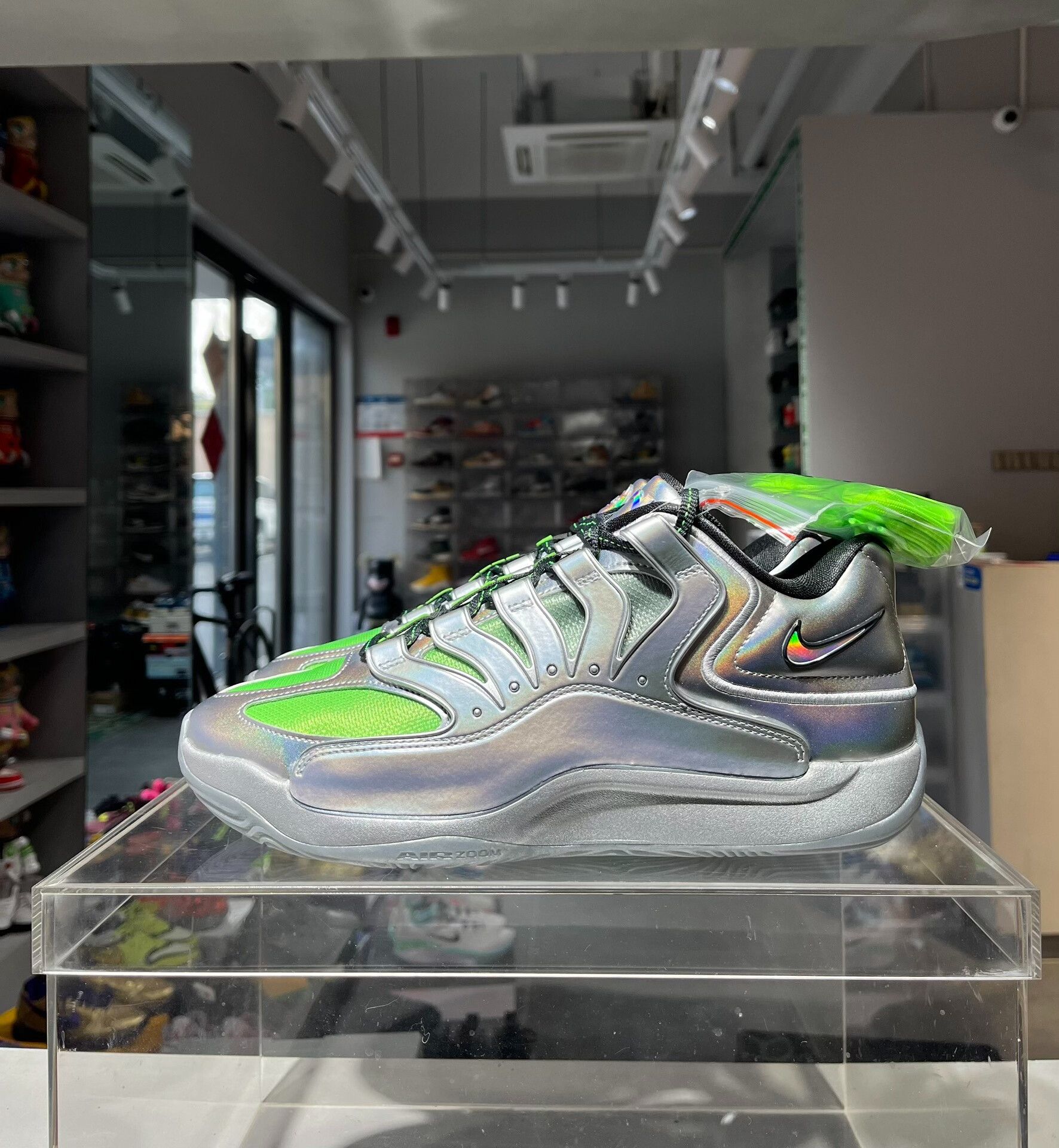 Nike Nike KD Silver Lowtop Sneakers 10 Men Size US 10 / EU 43 - 1 Thumbnail