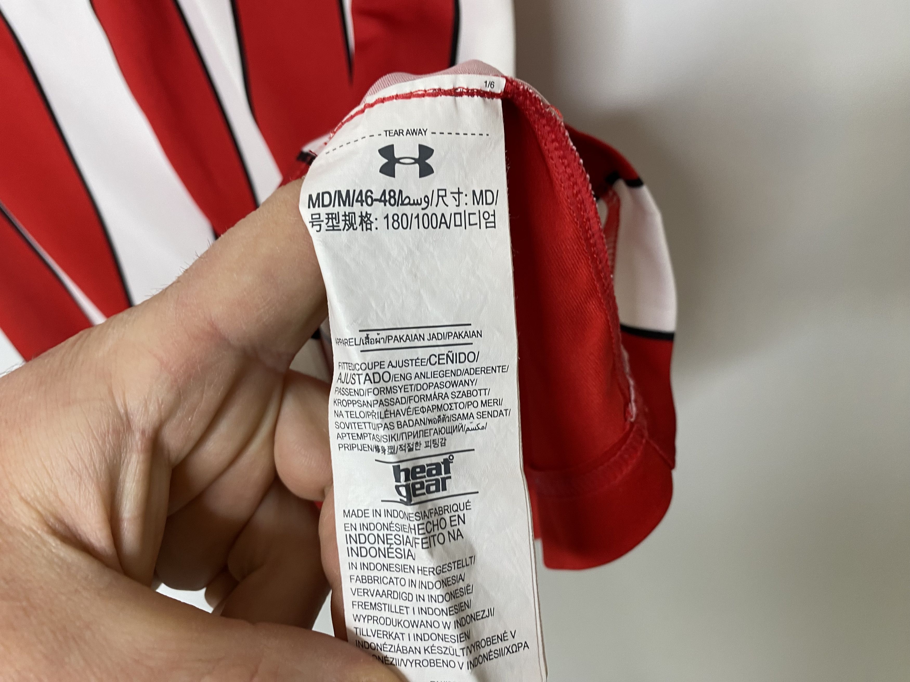 Under Armour SOUTHAMPTON 2018 2019 HOME FOOTBALL SHIRT SOCCER JERSEY Size US M / EU 48-50 / 2 - 6 Thumbnail
