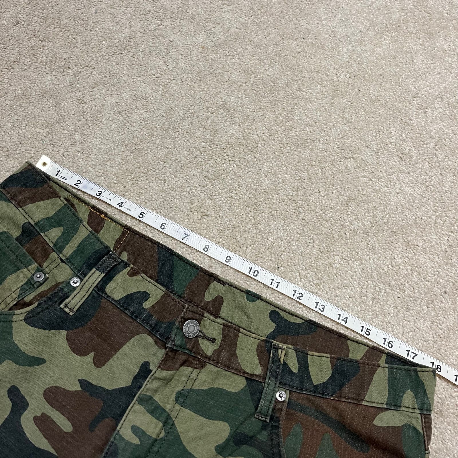 Levi's Levi’s 569 Camouflage Cargo Denim Shorts 36W Size US 36 / EU 52 - 5 Thumbnail