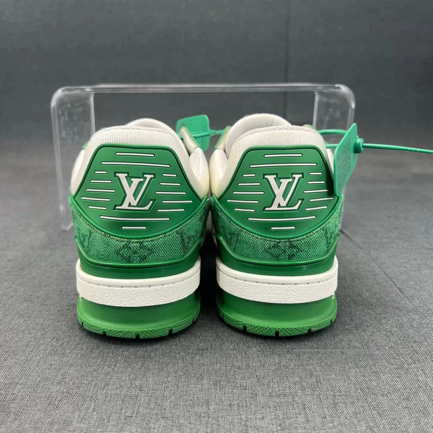 Louis Vuitton Green Low Top Sneakers Size 8.5. Size US 8.5 / EU 41-42 - 5 Thumbnail