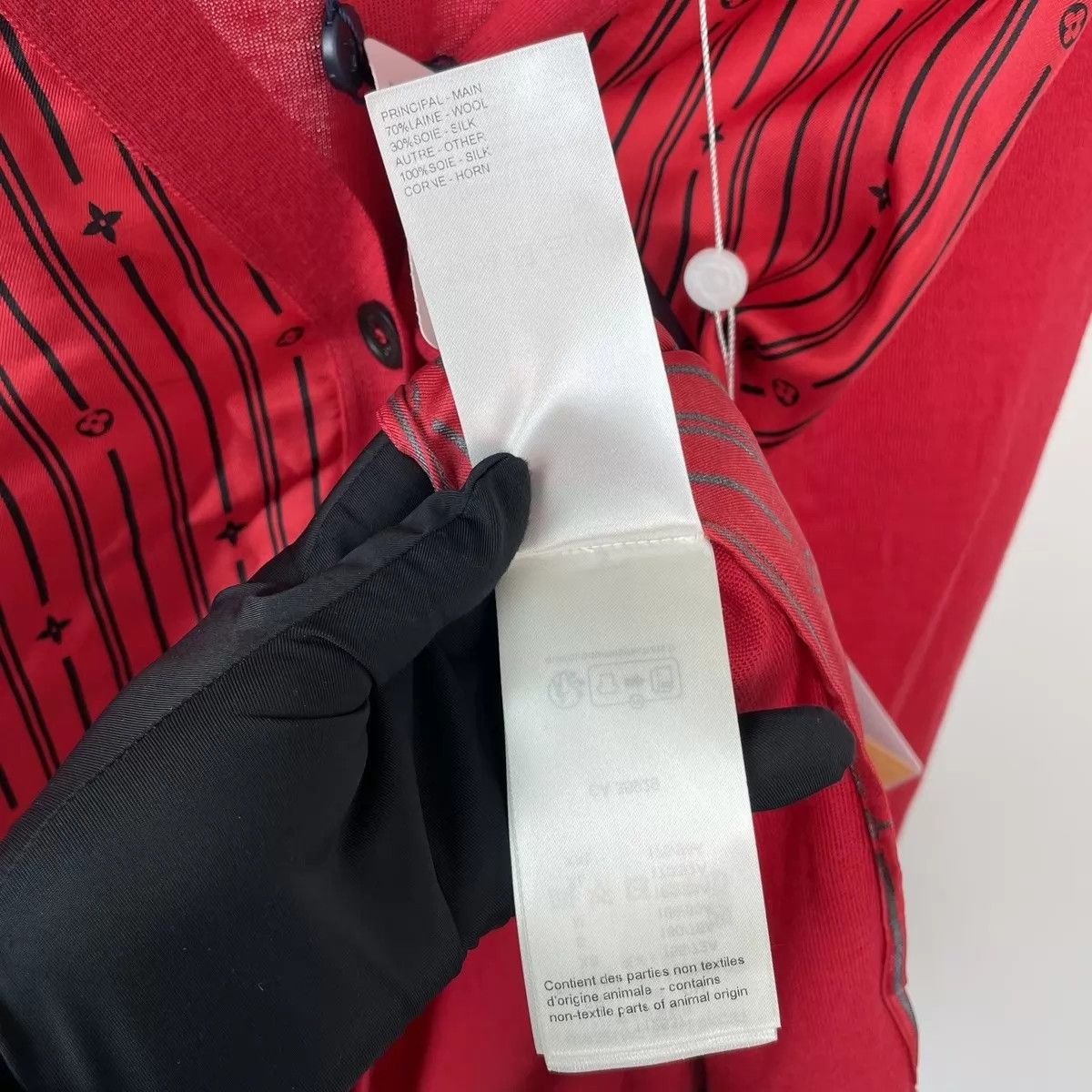 Louis Vuitton LV Red Shirt L Size L / US 10 / IT 46 - 7 Thumbnail