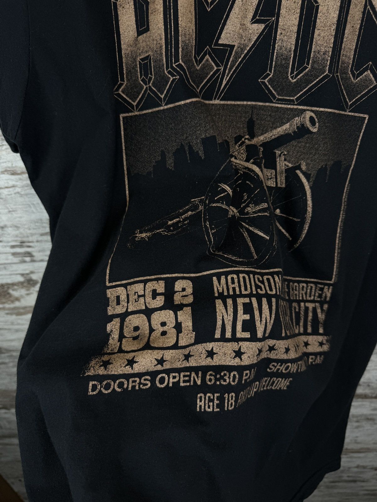 AC/DC × Band Tees × Vintage Mens Vintage AC/DC T-shirt rock band tee one night only Size US XL / EU 56 / 4 - 7 Thumbnail