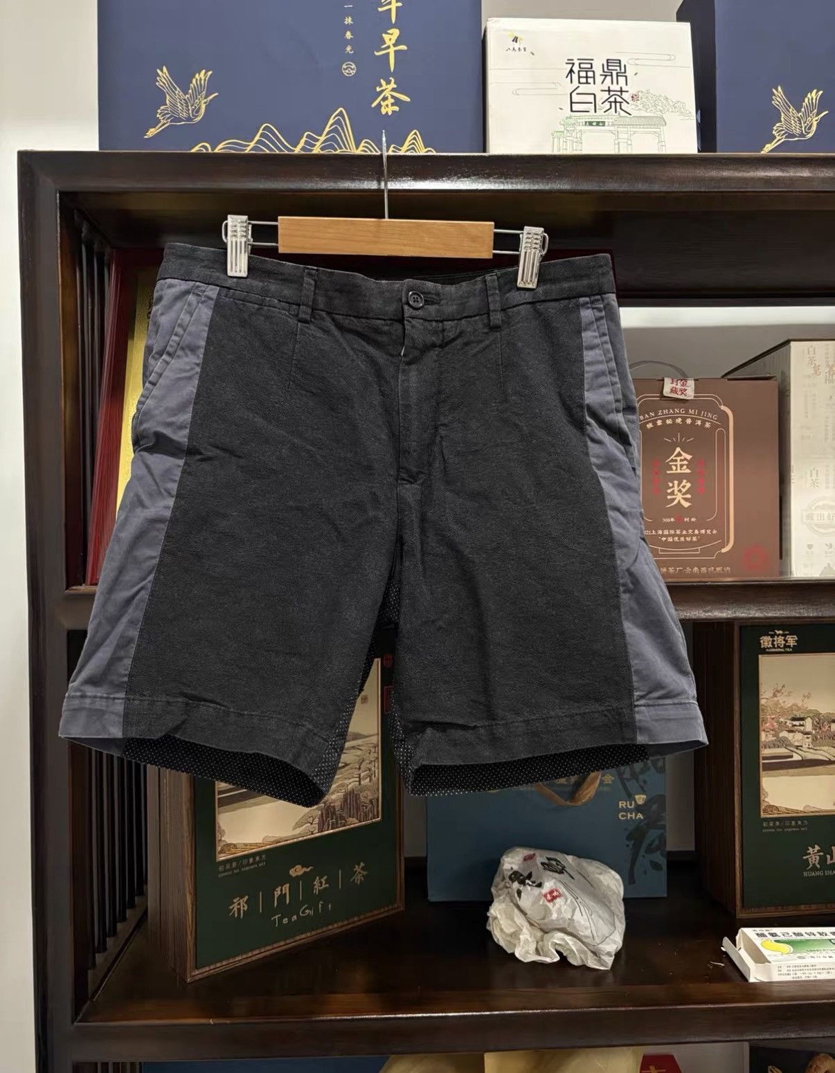 Dolce & Gabbana Dolce&Gabbana Mainline Shorts J2 Size US 30 / EU 46 - 1 Thumbnail