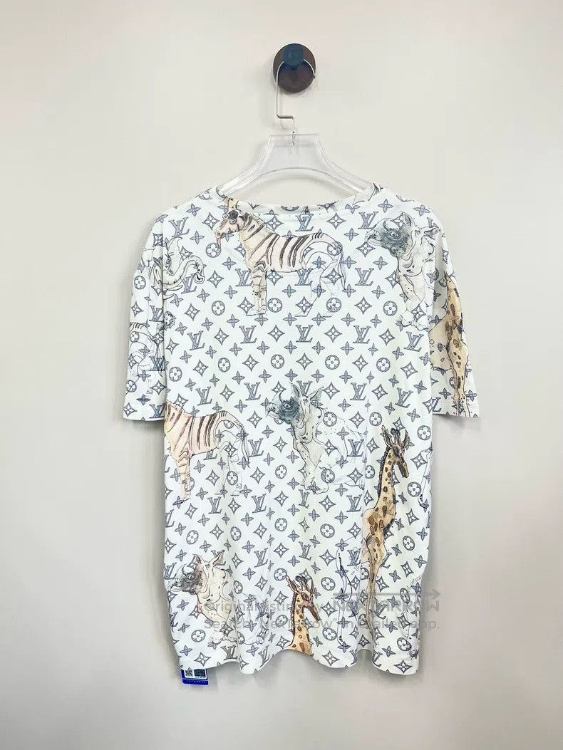 Louis Vuitton Louis Vuitton White zoo presbyopia full logo short sleeve Size US M / EU 48-50 / 2 - 2 Thumbnail