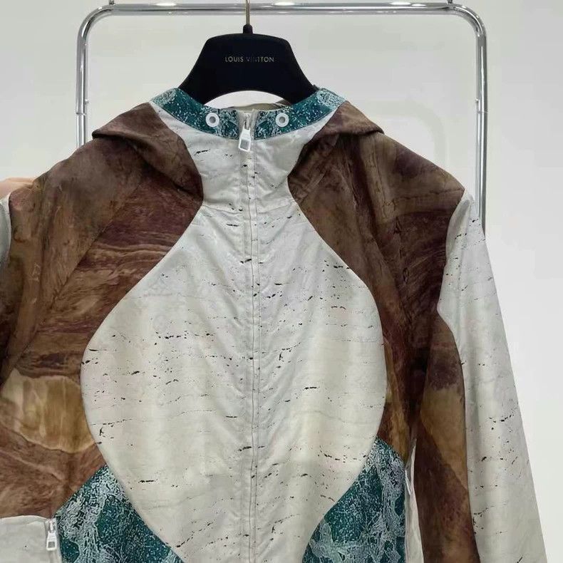 Louis Vuitton Louis Vuitton Marble full logo assault jacket Size US M / EU 48-50 / 2 - 3 Thumbnail