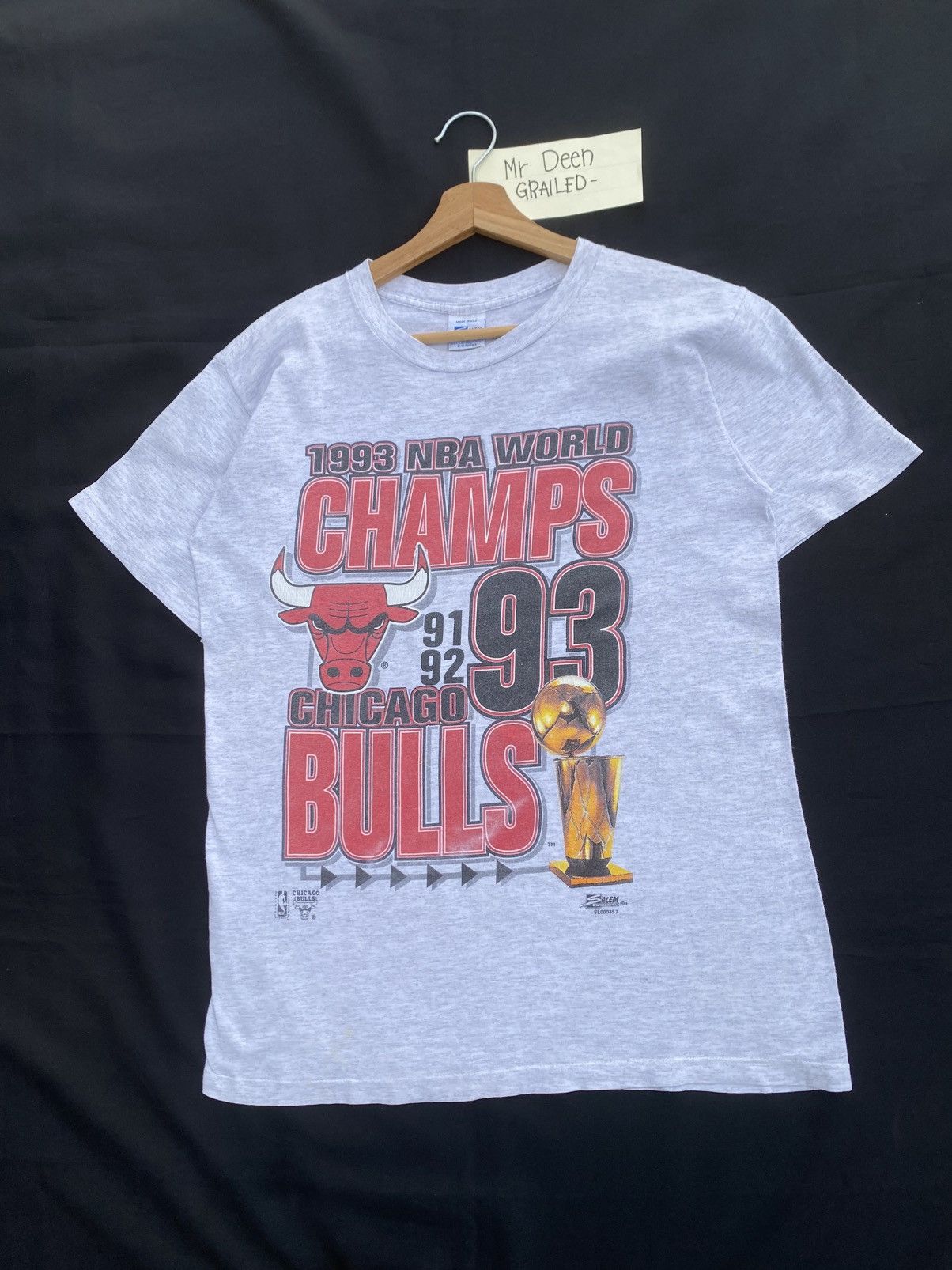 NBA Rare Vintage NBA Chicago Bulls 1993 World Champion Tshirt Size US M / EU 48-50 / 2 - 4 Thumbnail