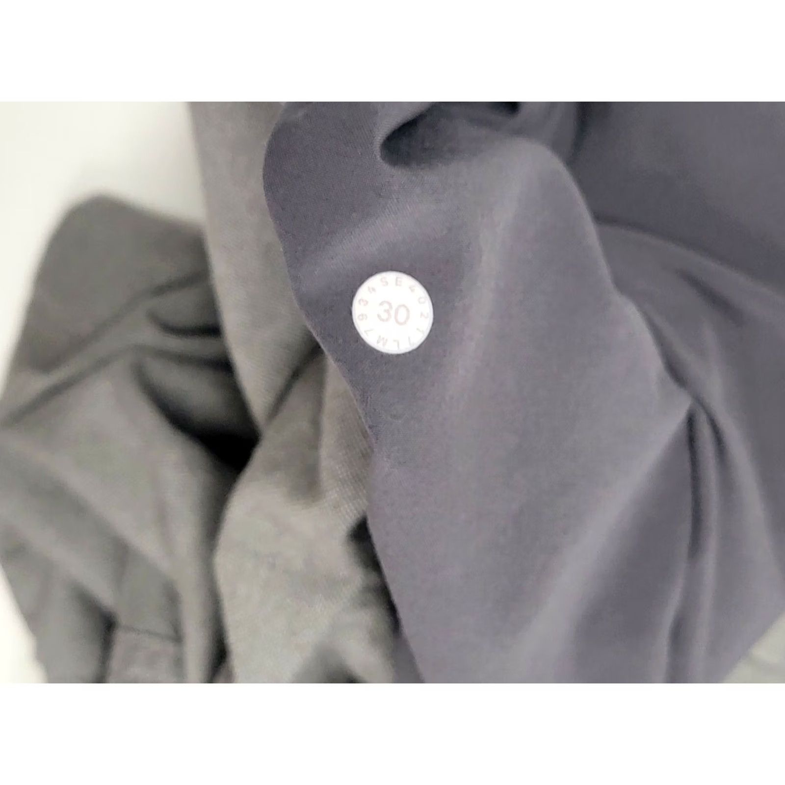 Lululemon Lululemon Men 30 Commission Shorts Qwick Oxford 9" Gray Chambray Chino Cotton Stretch Size US 30 / EU 46 - 3 Thumbnail