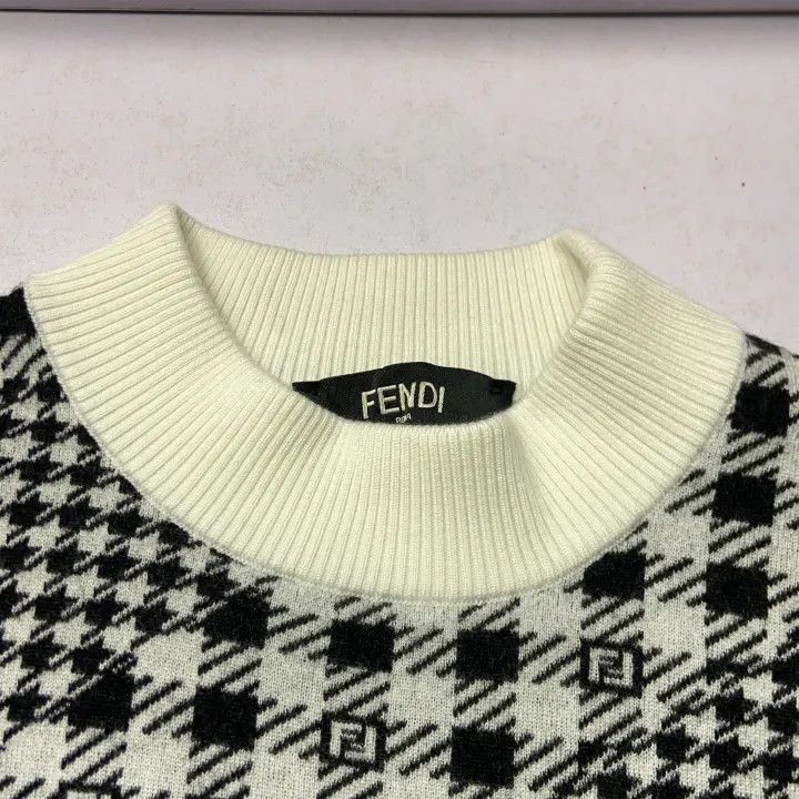 Fendi Fendi Black Sweater with Letter Print -2507 Size US M / EU 48-50 / 2 - 7 Thumbnail