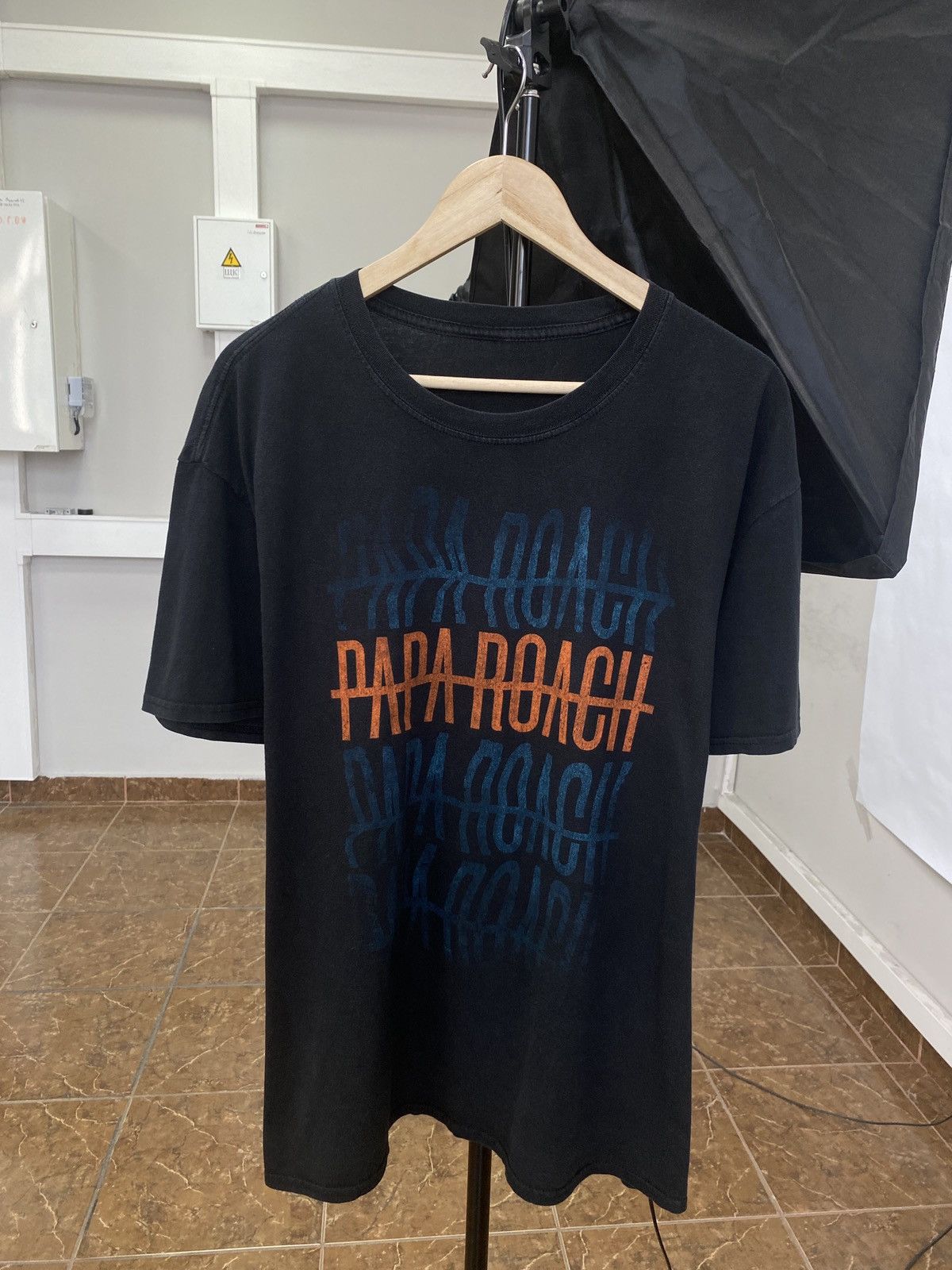 Band Tees 🪳 Vintage 2000 Y2K Papa Roach T-Shirt Rare Retro Hype Y2K Size US L / EU 52-54 / 3 - 1 Thumbnail