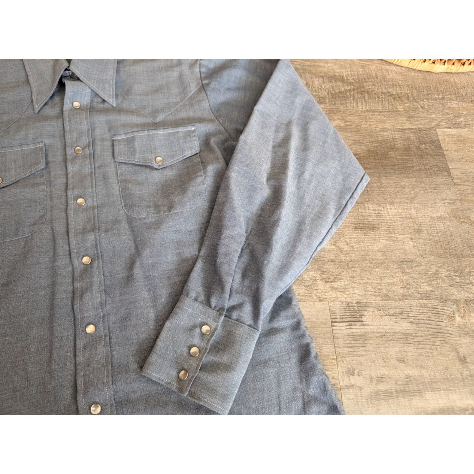Vintage VINTAGE King Size Shirt Western Chambray Long Sleeve Dagger Collar Pearl Snap Tall Medium Size US M / EU 48-50 / 2 - 3 Thumbnail
