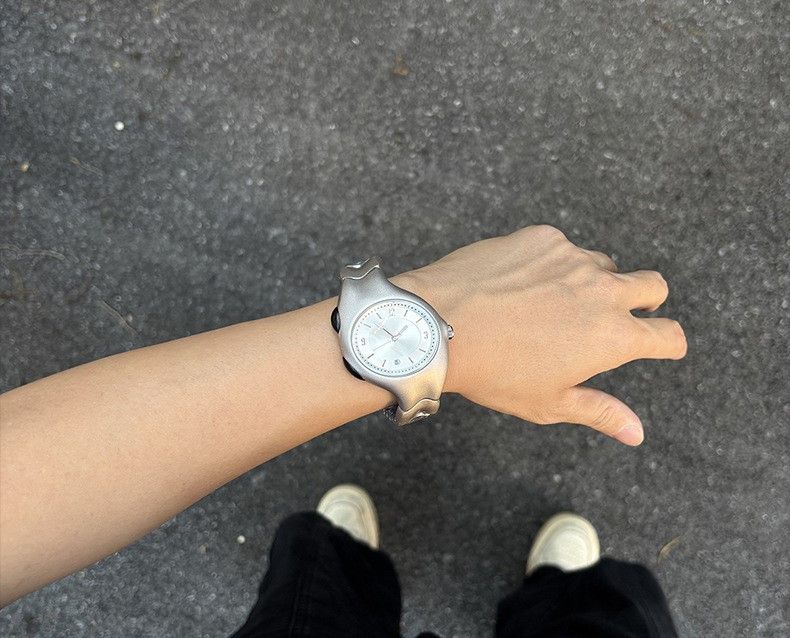 Vintage Y2k Twisted Watch Size ONE SIZE - 2 Thumbnail