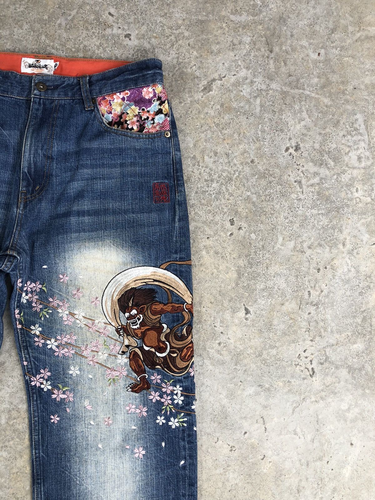 Karakuri Tamashii Karakuri Tamashii Embroidered Jeans Distressed Jeans Size US 33 - 5 Thumbnail