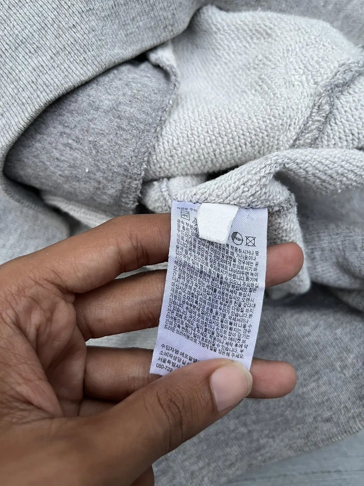 Uniqlo Distressed Uniqlo Hoodie Size US S / EU 44-46 / 1 - 5 Thumbnail