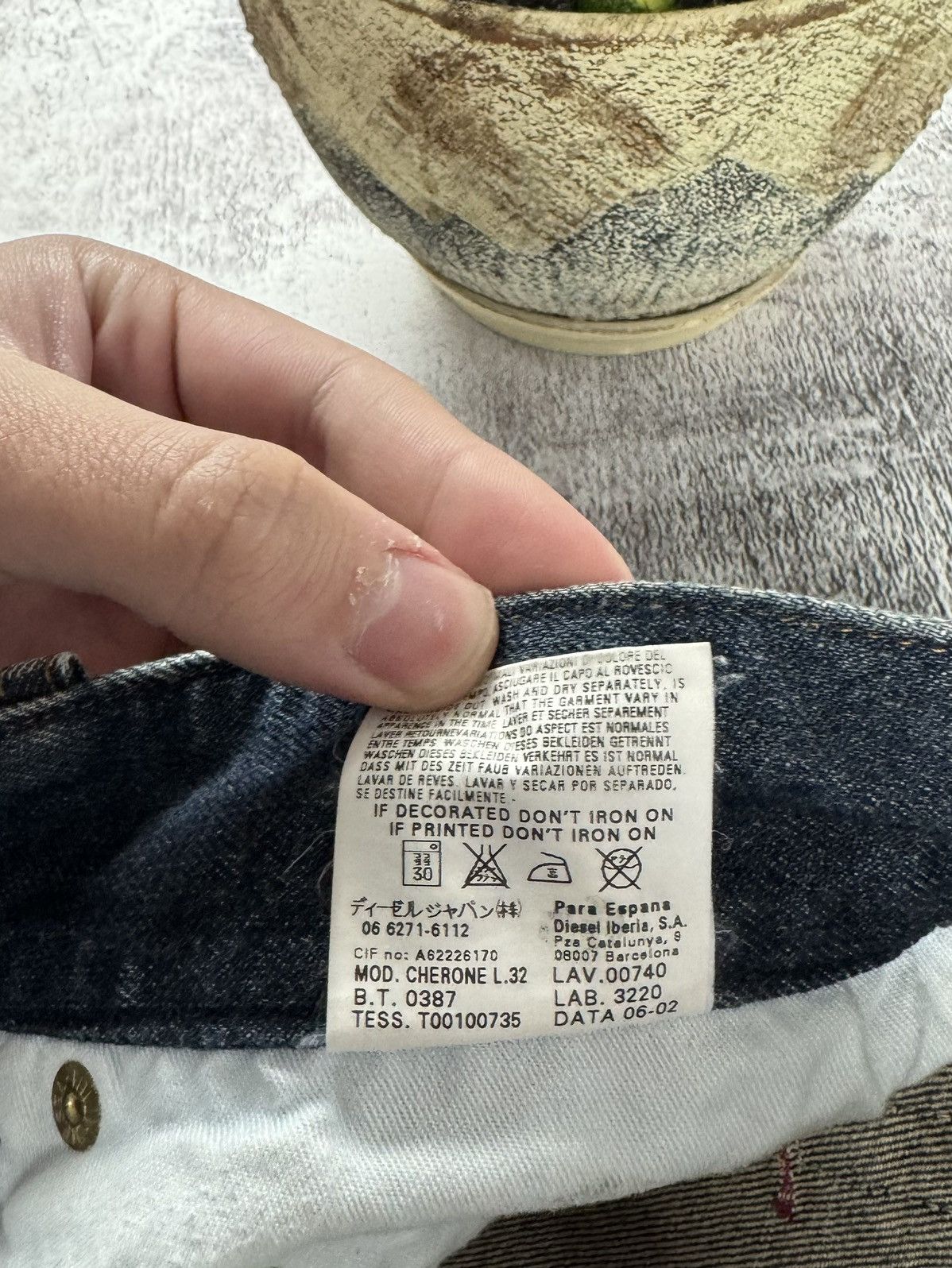Diesel Diesel Cherone Y2K Distressed Denim Straight Jeans Trousers Size 30" / US 8 / IT 44 - 16 Thumbnail