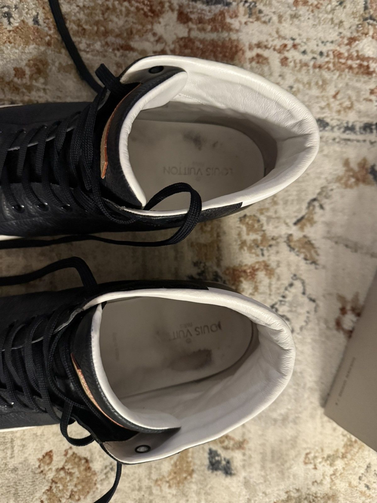 Louis Vuitton Louis Vuitton high top leather sneakers Size US 12 / EU 45 - 8 Thumbnail