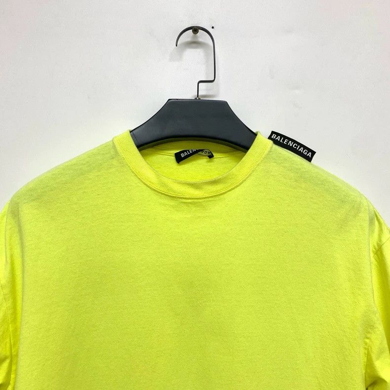 Balenciaga Balenciaga Fluorescent Green Short Sleeve Tee Size US S / EU 44-46 / 1 - 3 Thumbnail