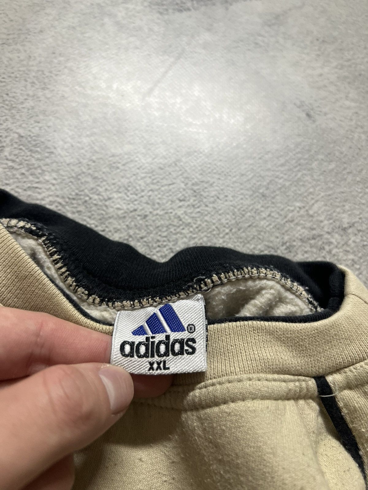 Vintage Vintage Y2K Adidas Big Logo Beige Oversized Sweatshirt 90’s Size US XXL / EU 58 / 5 - 9 Thumbnail
