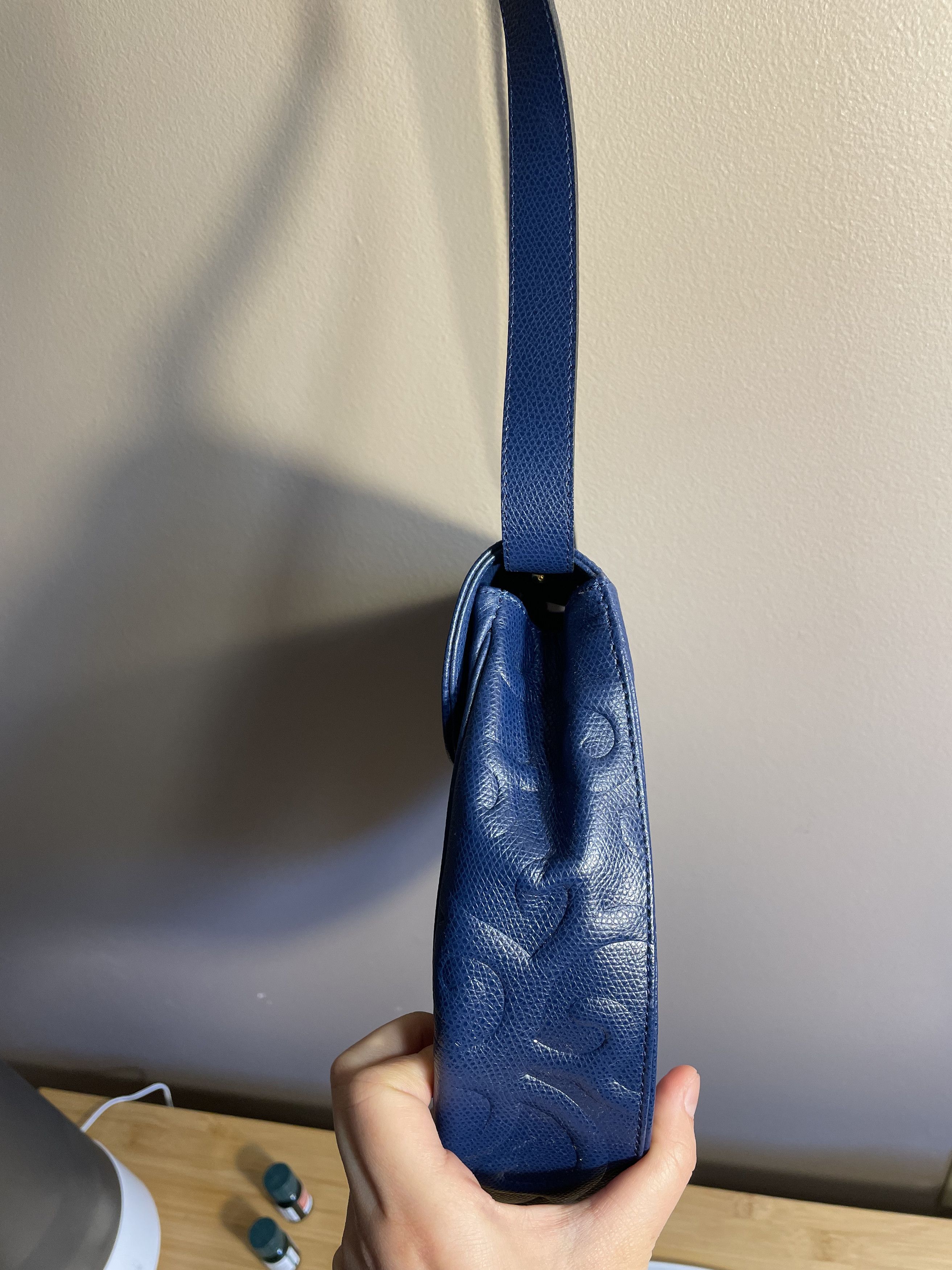 Yves Saint Laurent YSL Arabesque Navy Shoulder Bag Size ONE SIZE - 7 Thumbnail