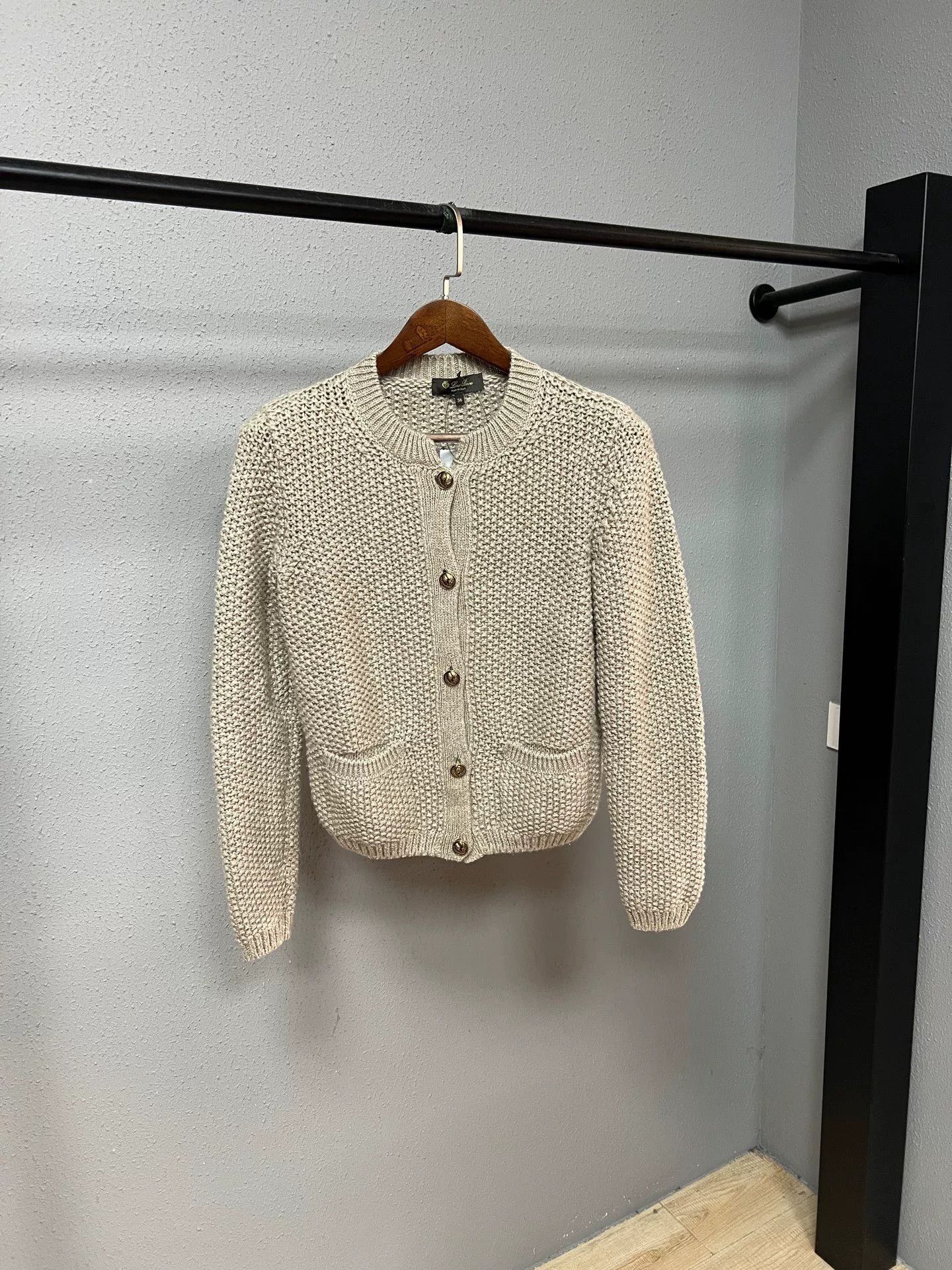 Loro Piana luxurious cashmere cardigan from Loro Piana Size M / US 6-8 / IT 42-44 - 1 Thumbnail