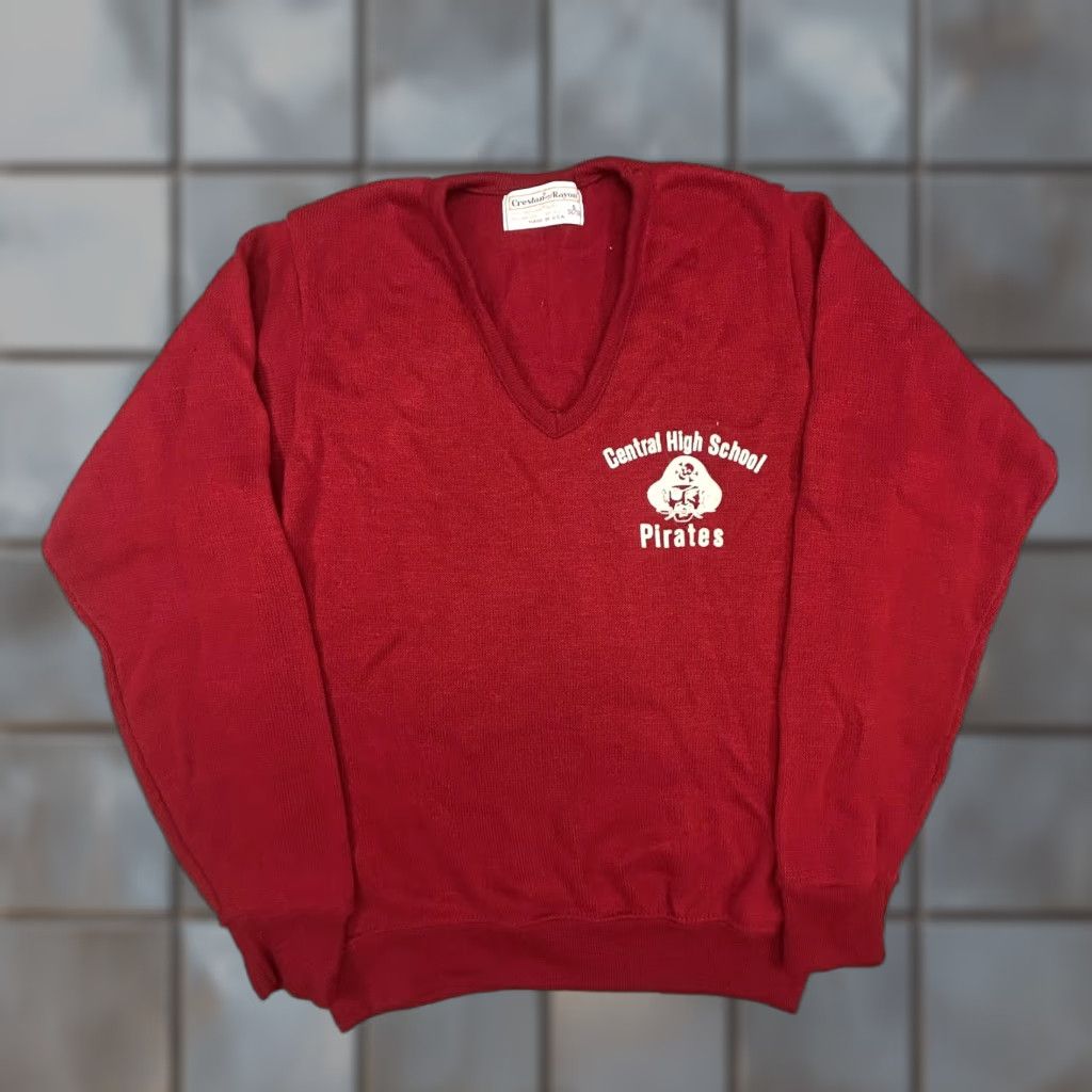Vintage VINTAGE Central High School Pirates Sweater Mens Small Red V-Neck Creslan/Rayon Knit Pullover Size US S / EU 44-46 / 1 - 1 Thumbnail
