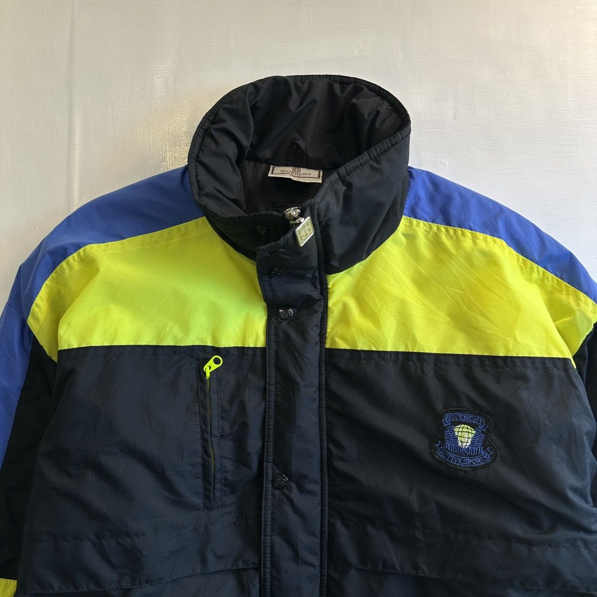 Givenchy Vintage GIVENCHY Active Sport Nylon Puff Jacket Size US L / EU 52-54 / 3 - 3 Thumbnail