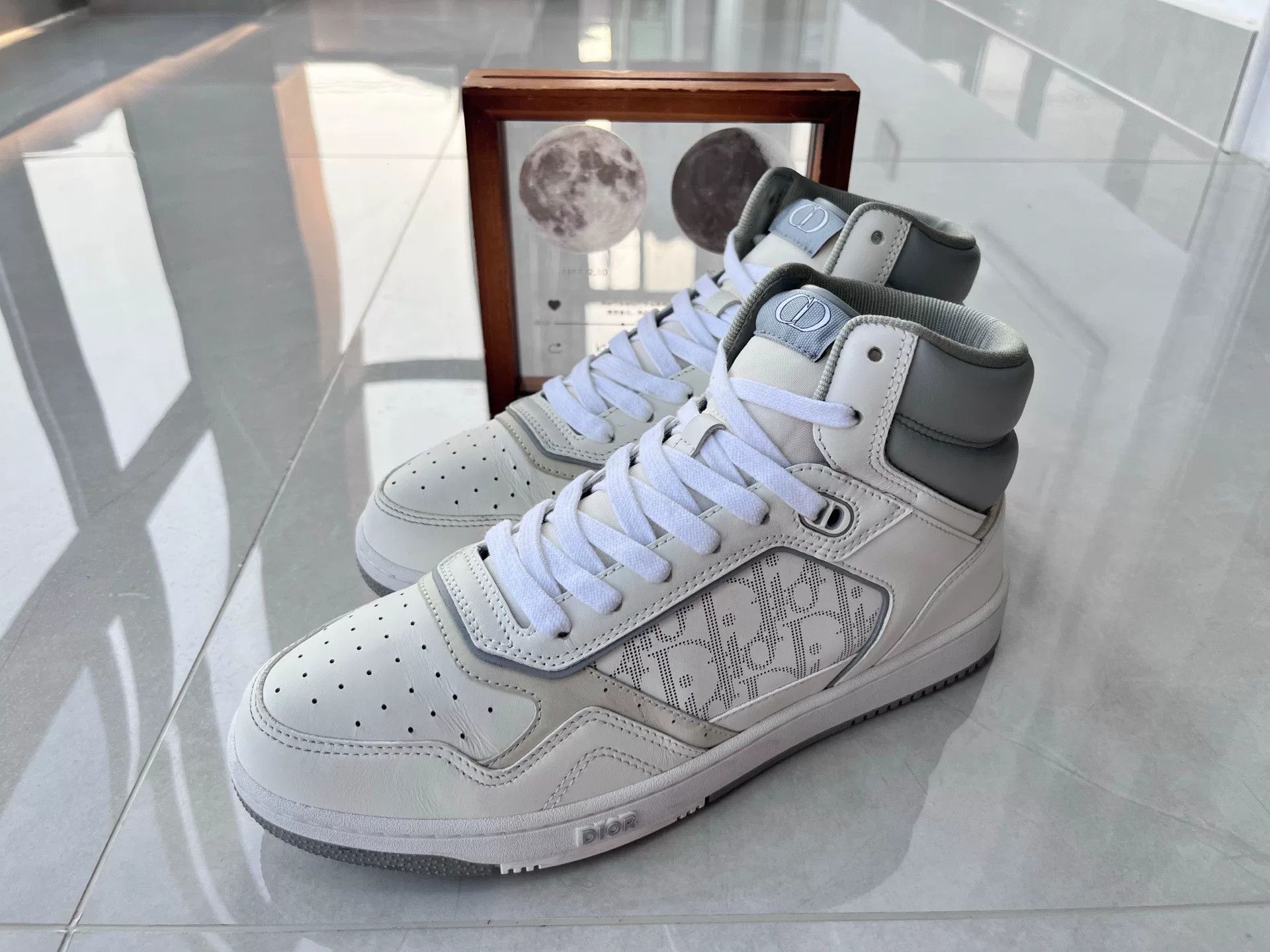 Dior Dior Retro White Hitop Sneakers 10 Men Size US 10 / EU 43 - 1 Thumbnail