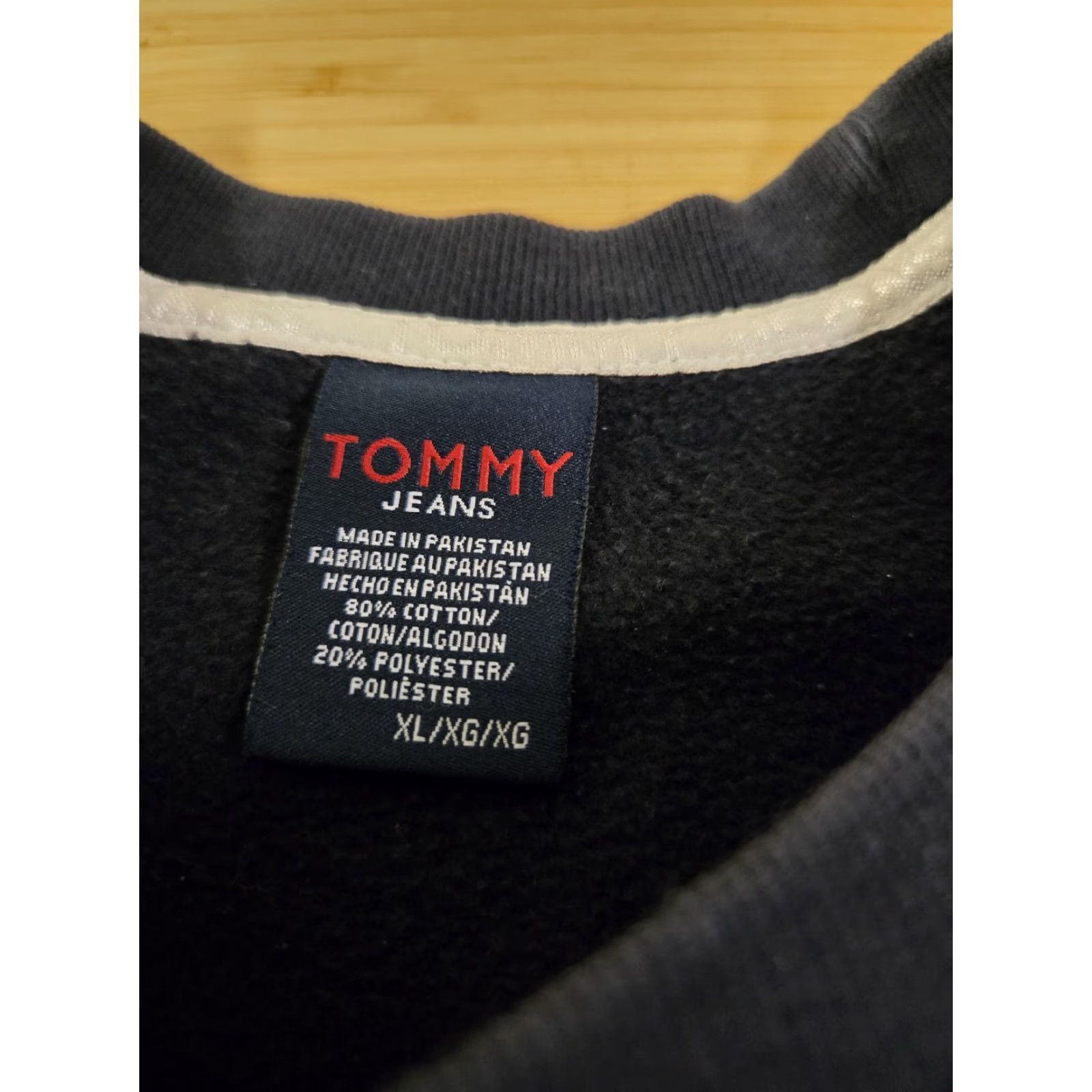 Tommy Hilfiger Tommy Jeans Sweatshirt Mens XL Navy Crewneck TH Logo Fleece Tommy Hilfiger Denim Pullover Graphic Print Raglan Cuffs Hem Size US XL / EU 56 / 4 - 5 Thumbnail