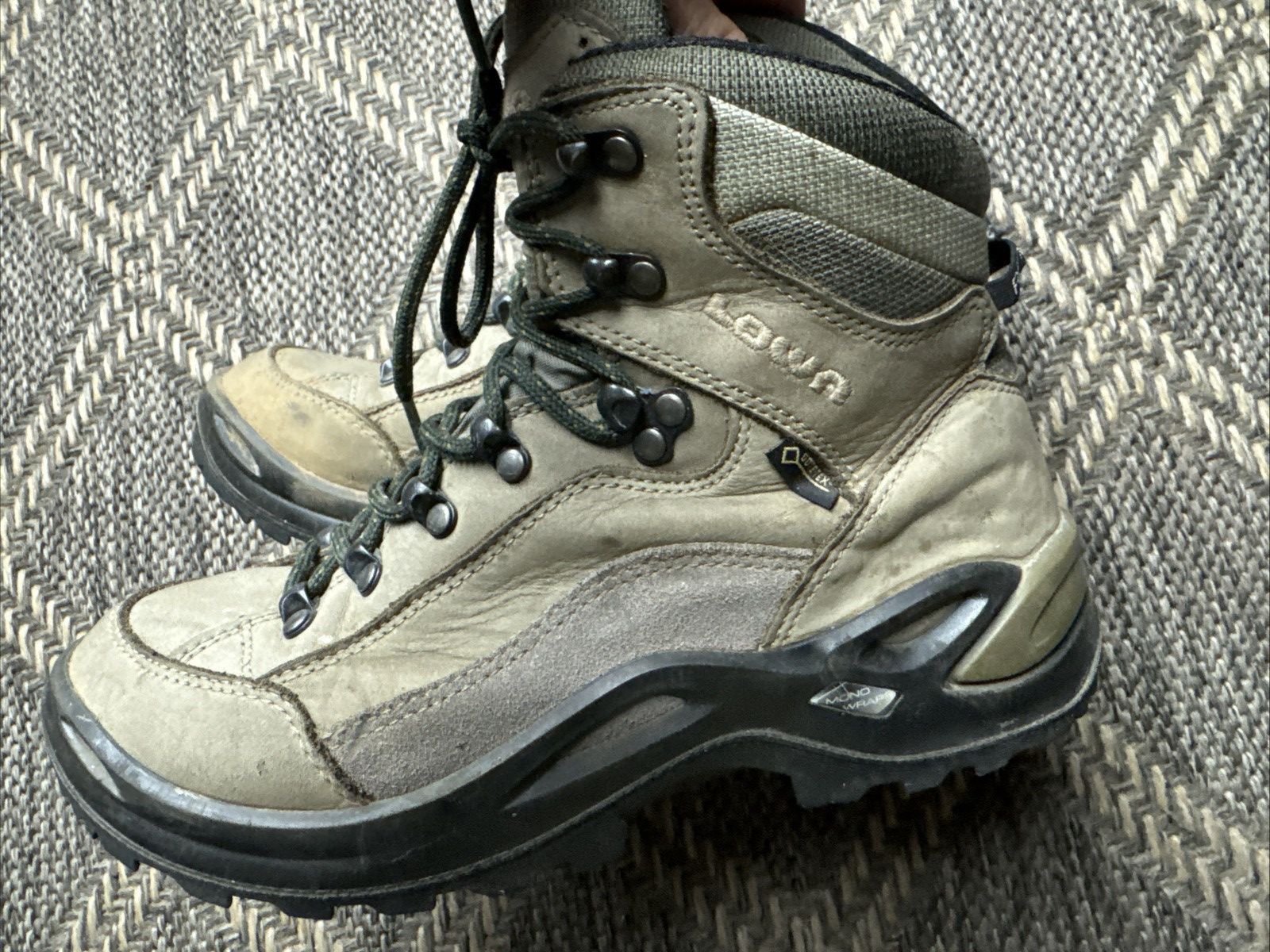 LOWA LOWA Renegade GTX Mid Women’s Hiking Boots 6.5 Wide Size US 6.5 / IT 36.5 - 9 Thumbnail
