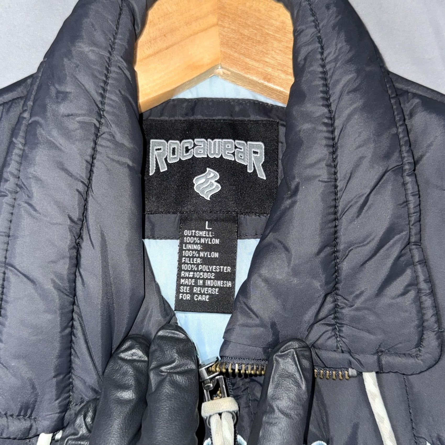 Rocawear Rocawear Vest Mens Large Black Puffer Full Zip Embroidered Crest Logo Hip Hop Size US L / EU 52-54 / 3 - 3 Thumbnail