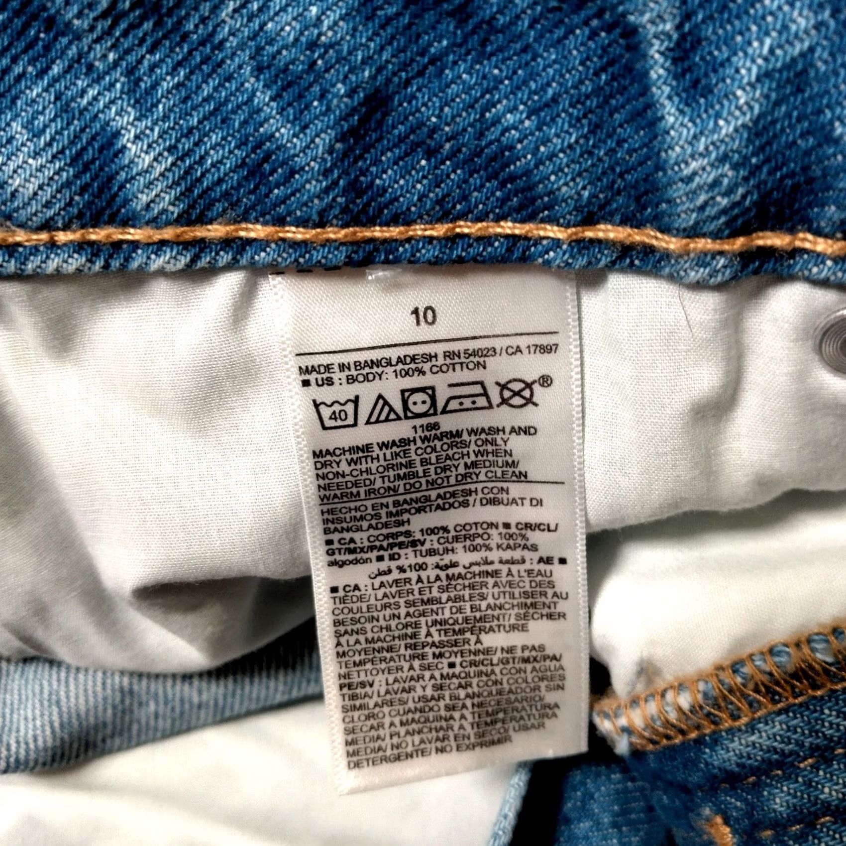 Old Navy VINTAGE Old Navy Jeans Shorts Women 10 OG Straight Light Wash Denim Distressed Button Fly Casual Denim Shorts 10 Blue Womens Size 32" / US 10 / IT 46 - 5 Thumbnail