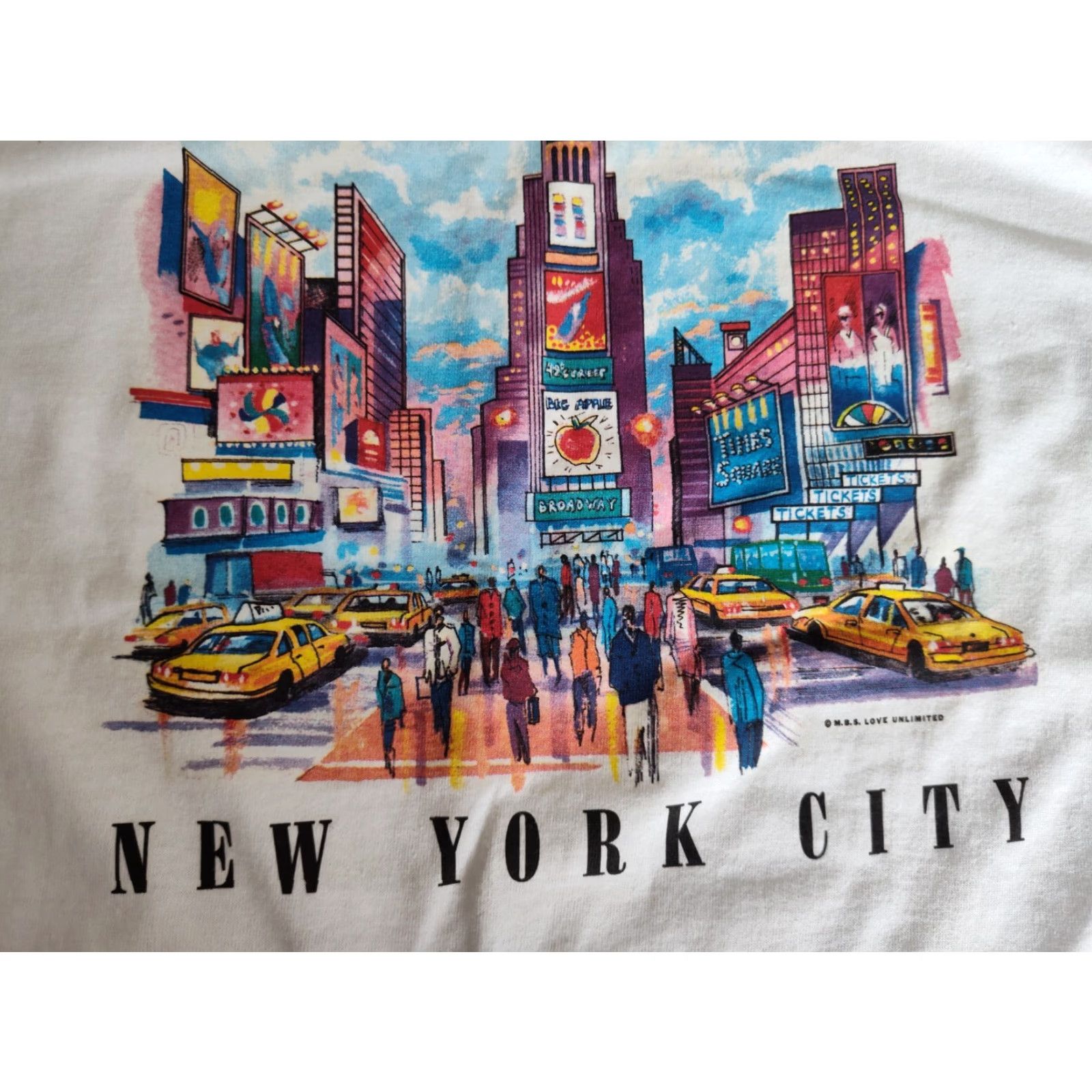 Delta VINTAGE Delta NY City Times Square Souvenir Tee Shirt White Adult Large MBS Love Unlimited T-Shirt Mens Size US L / EU 52-54 / 3 - 6 Thumbnail
