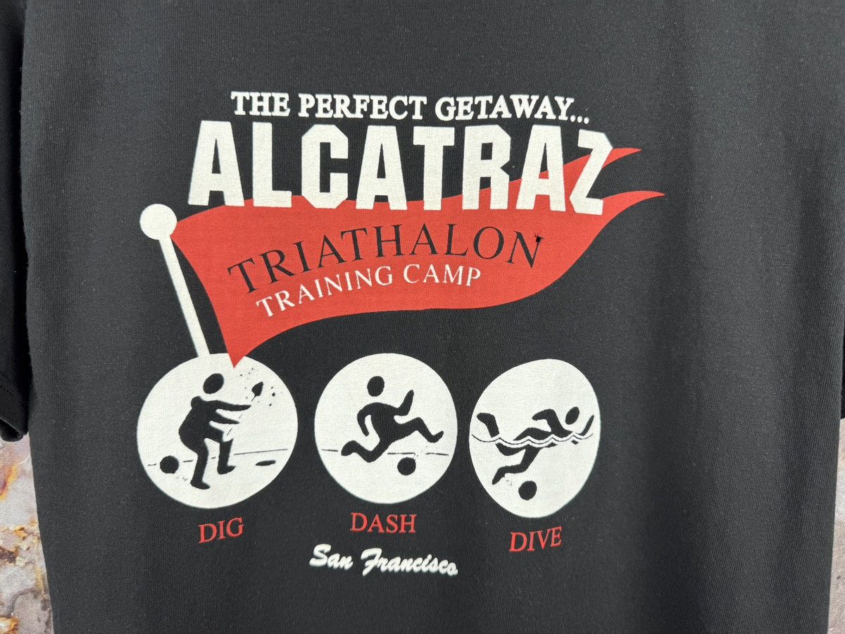 WWE WWE Alcatraz Triathalon Training Camp Graphic T-Shirt Black Size US L / EU 52-54 / 3 - 5 Thumbnail