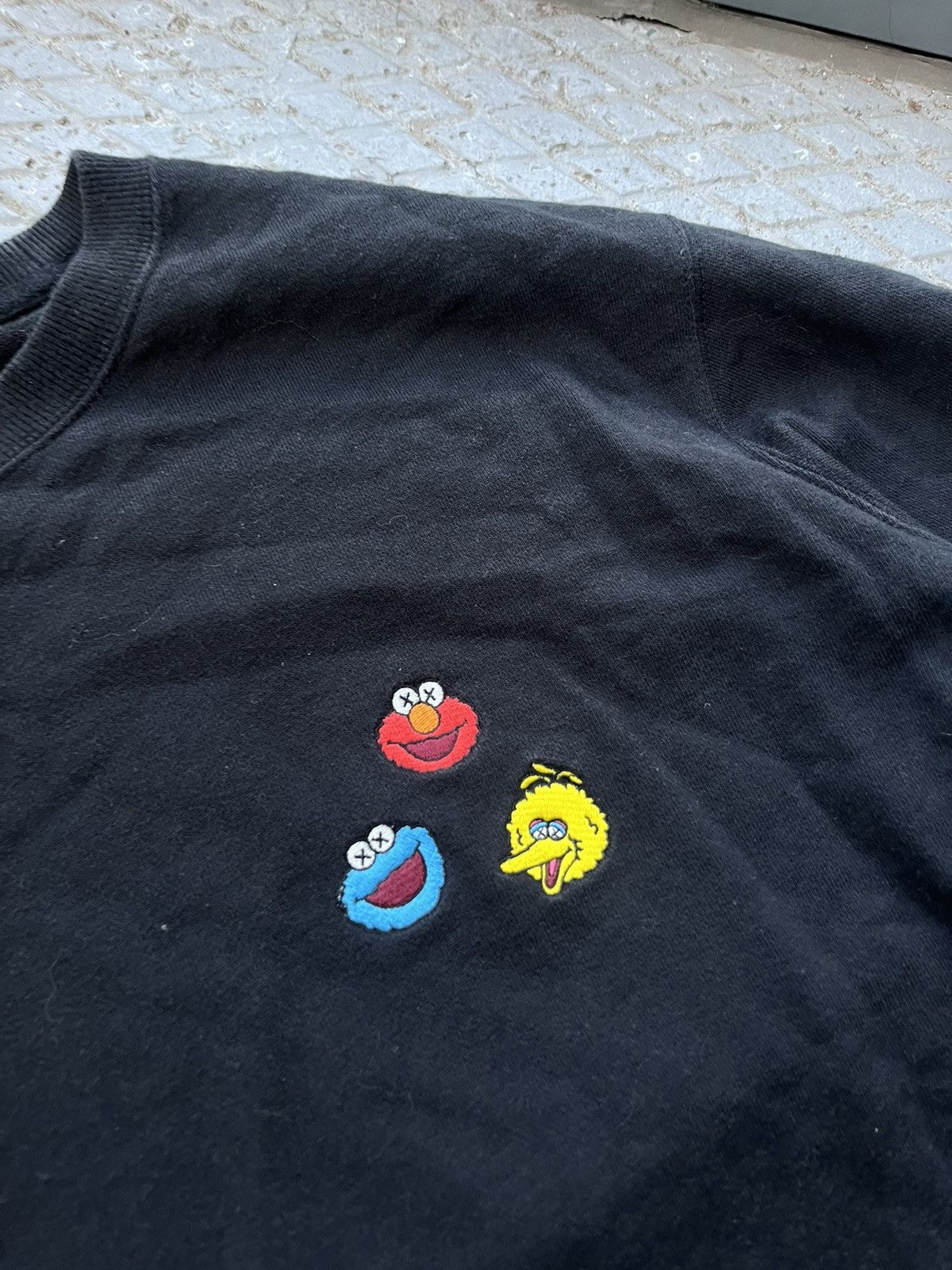 Kaws × Uniqlo Uniqlo x Kaws sweatshirt vintage Size US L / EU 52-54 / 3 - 4 Thumbnail