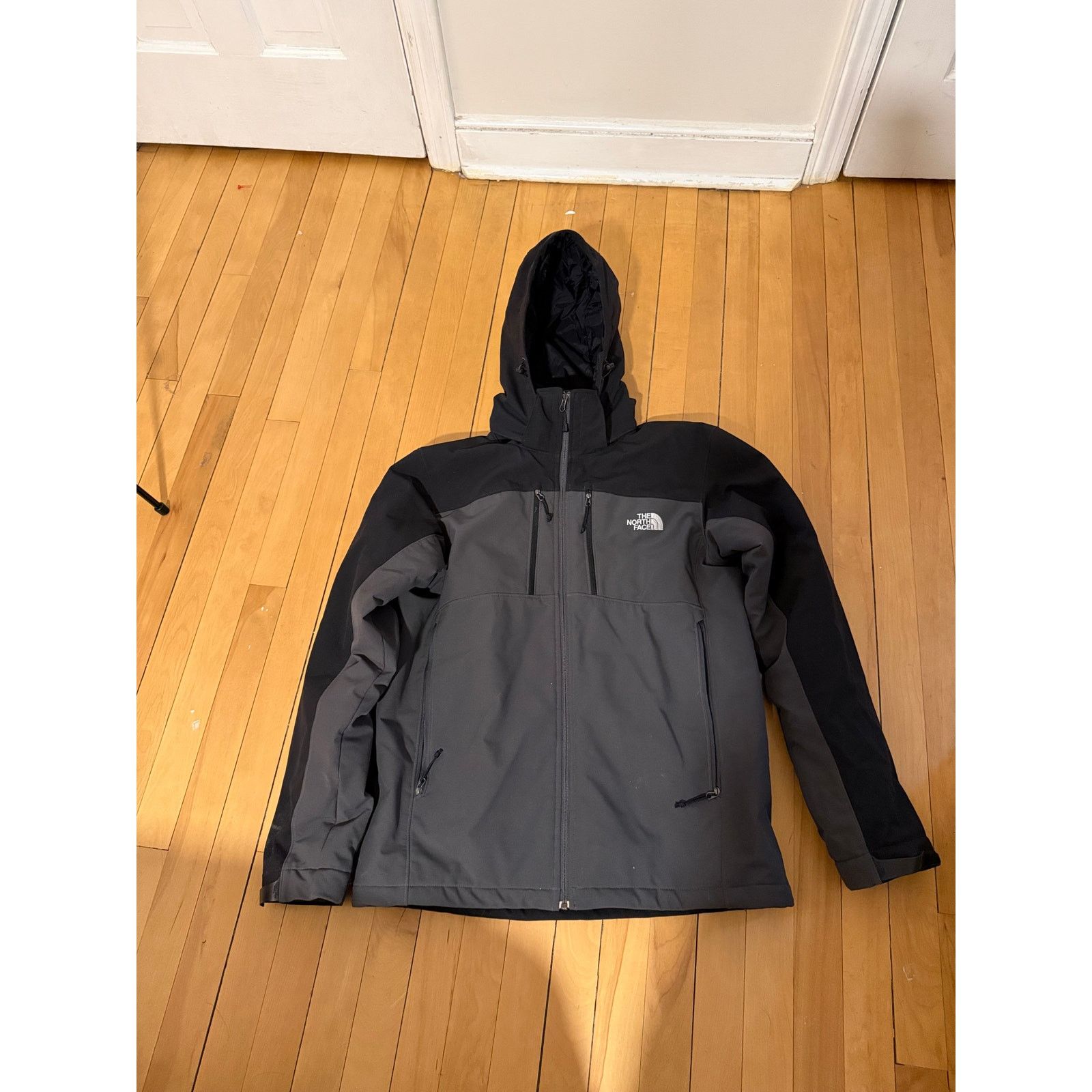 The North Face Northface Men's Black/Gray Jacket with hood- Medium Size US M / EU 48-50 / 2 - 3 Thumbnail