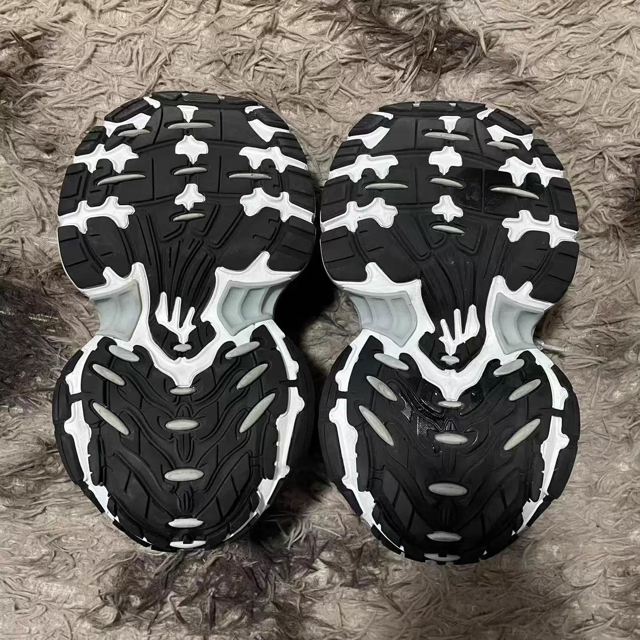 Balenciaga Balenciaga 10XL Low Top Thick Sole White Dad Shoe 43 EU Size US 10 / EU 43 - 5 Thumbnail