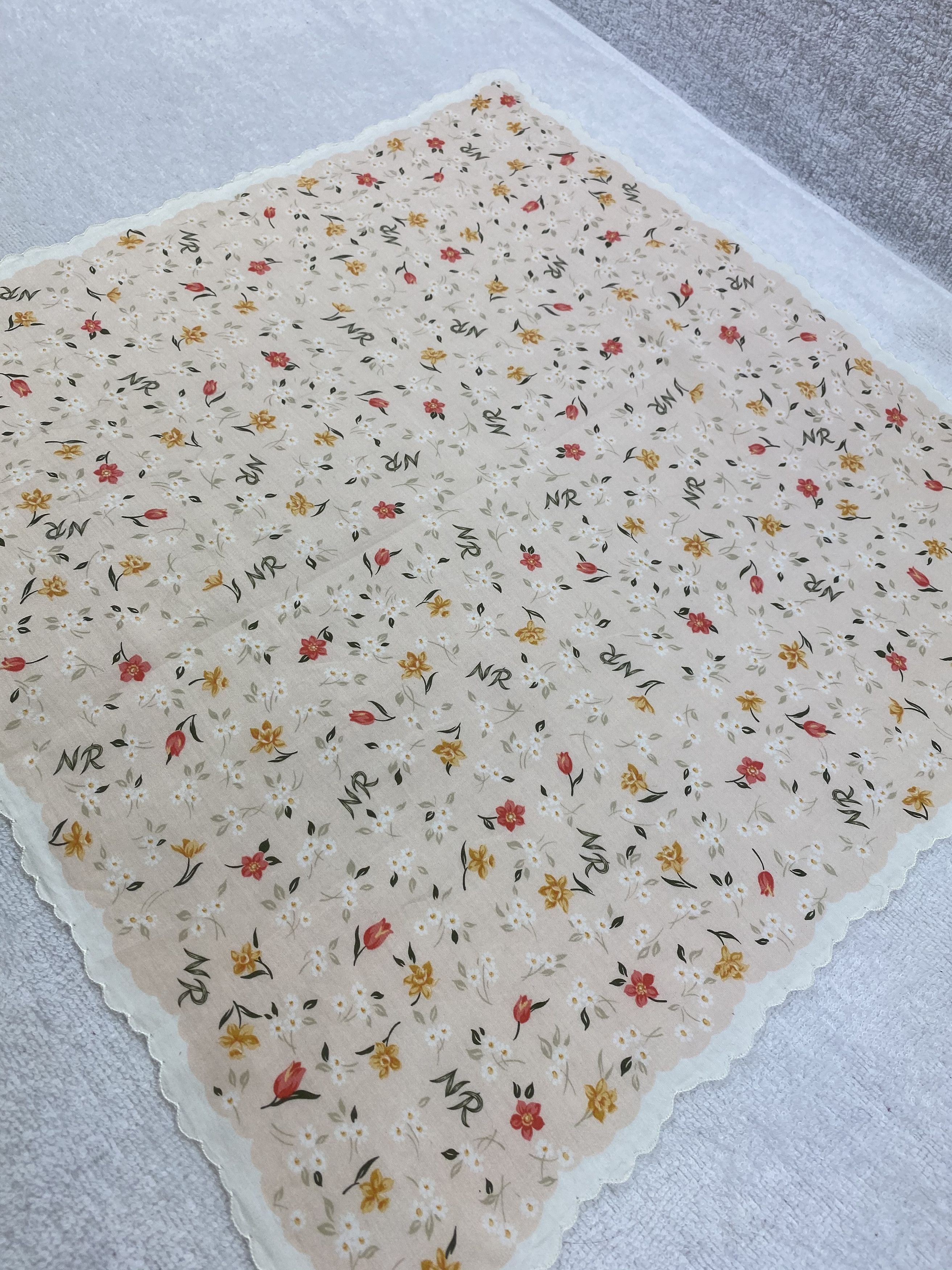 Nina Ricci × Vintage Nina Ricci Handkerchief / Bandana / Neckerchief Size ONE SIZE - 4 Thumbnail