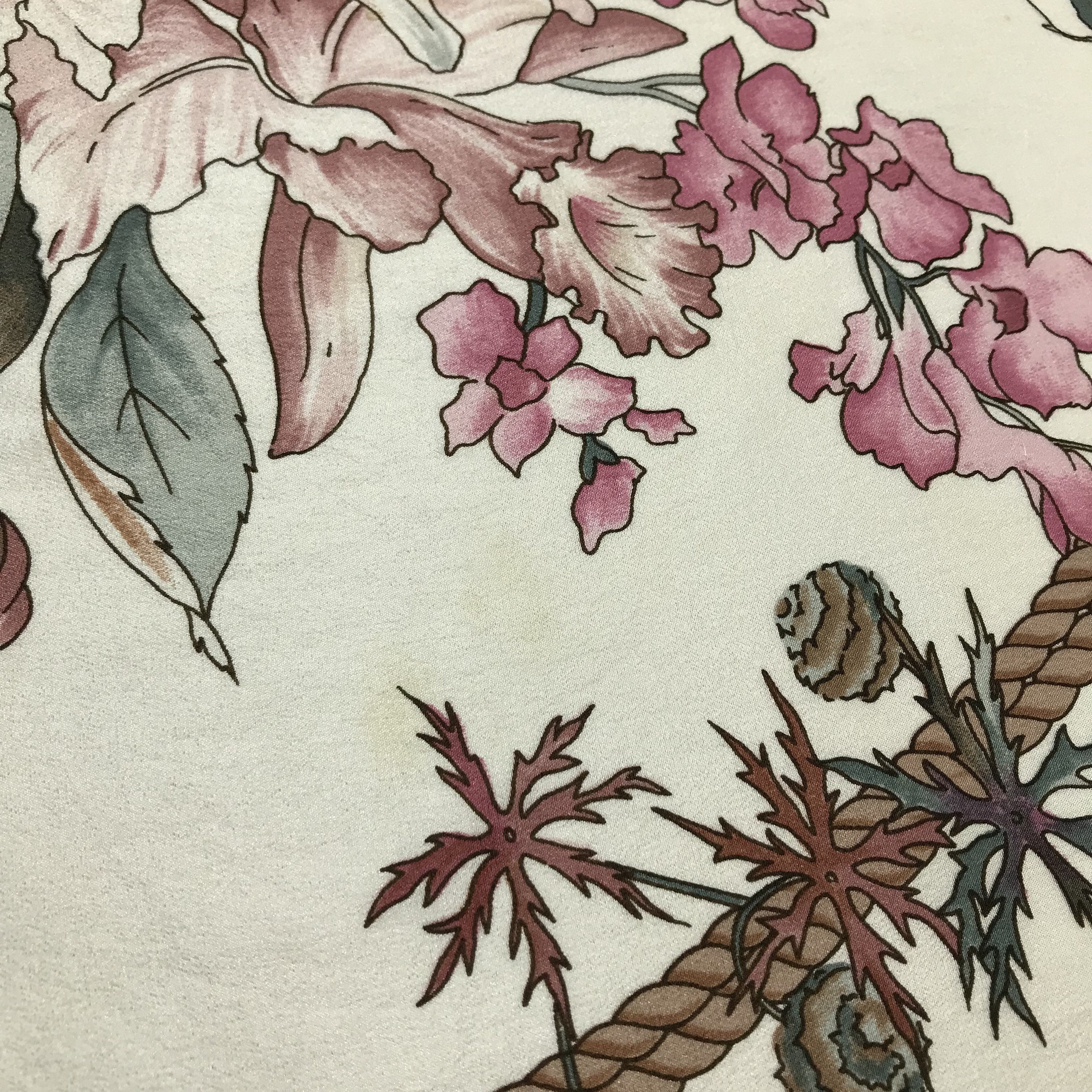 Vintage Vintage Luxury Flower Bouquet Hand Rolled Silk Scarf M184 Size ONE SIZE - 4 Thumbnail