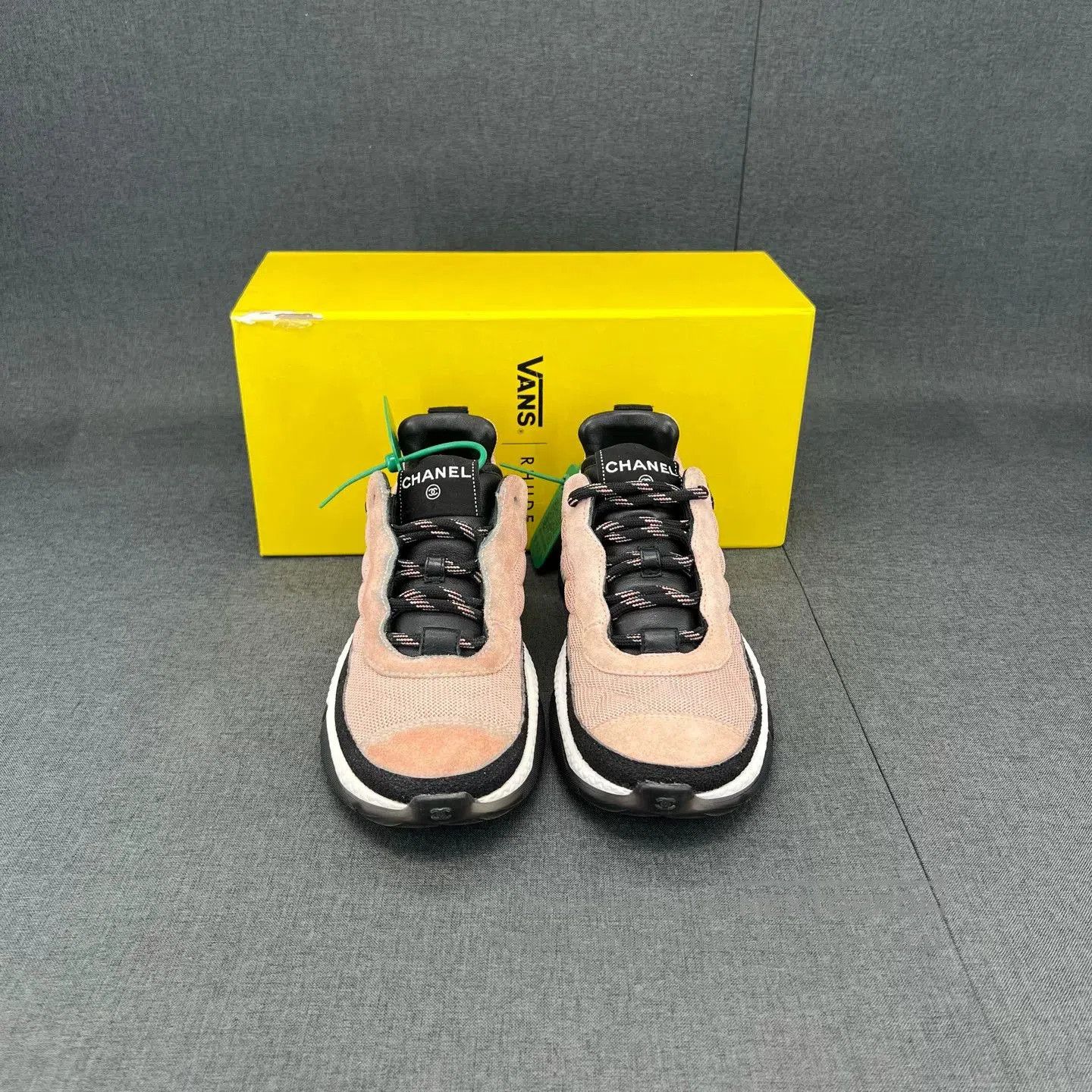 Chanel Chanel Pink Low-Top Casual Shoes. Size US 6 / IT 36 - 2 Thumbnail