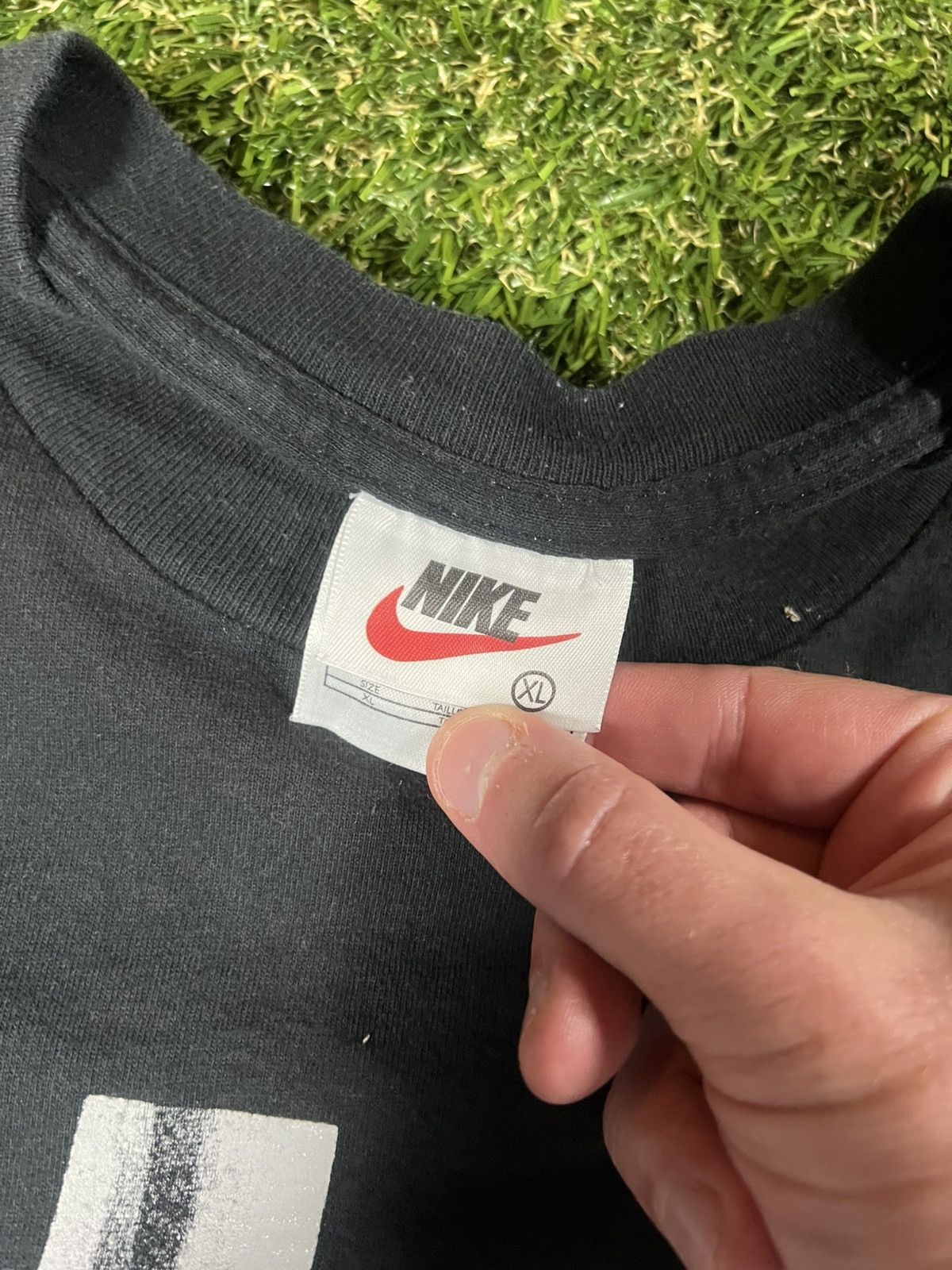 Nike Vintage 90’s Center Swoosh Nike Basketball Sportswear Tee Size US XL / EU 56 / 4 - 4 Thumbnail